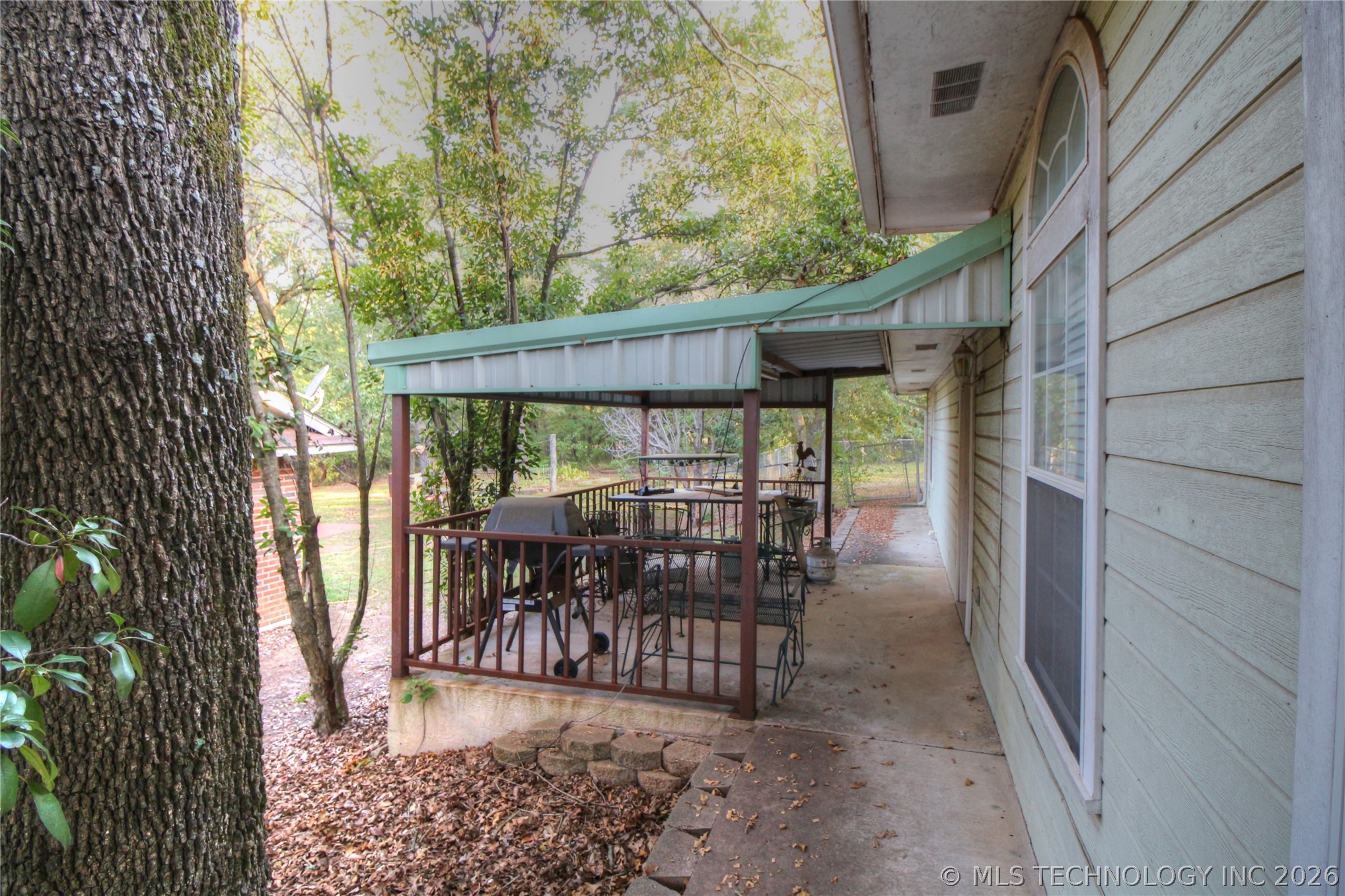 6786 Red Oak Property Photo 16