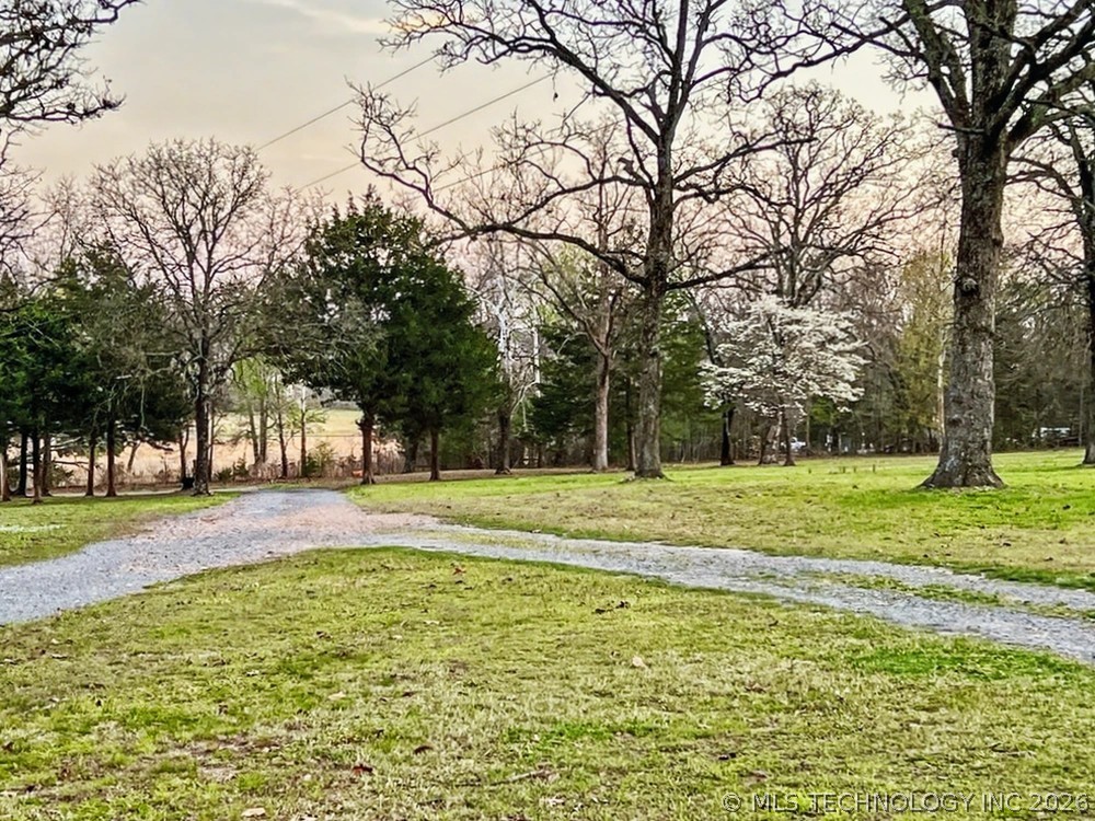 17902 E 688 Road Property Photo 4
