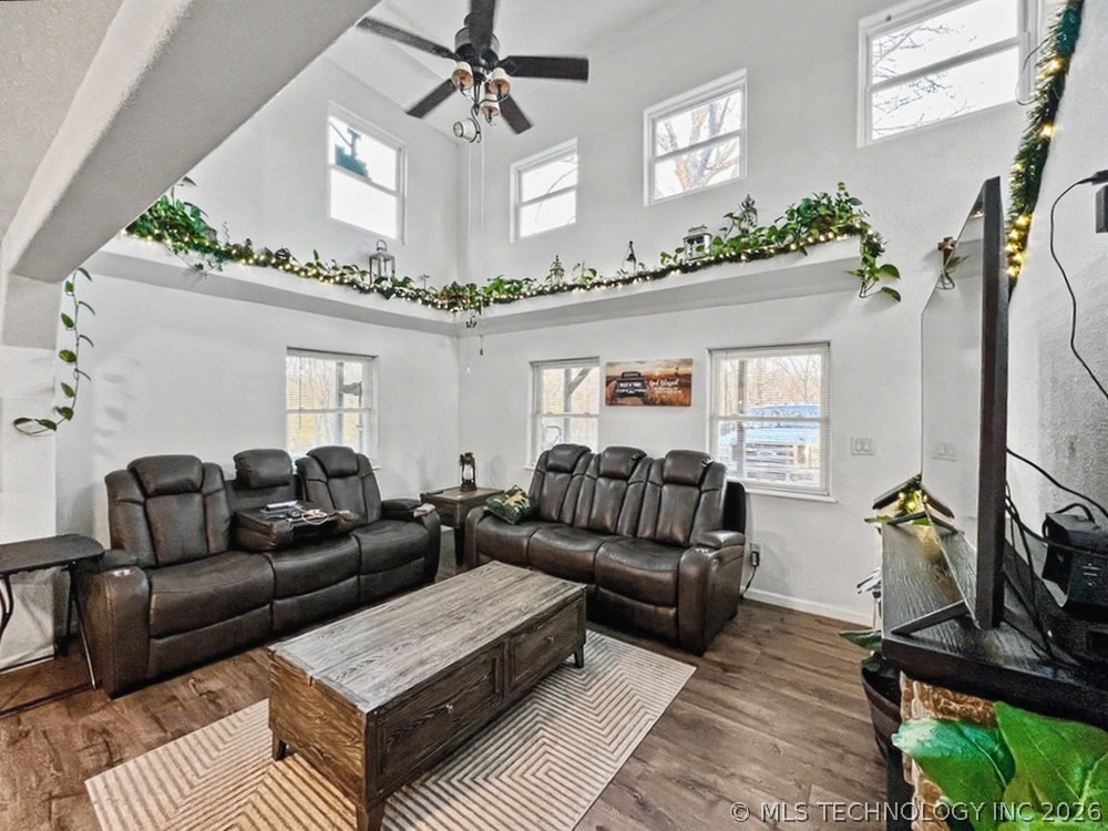 17902 E 688 Road Property Photo 8