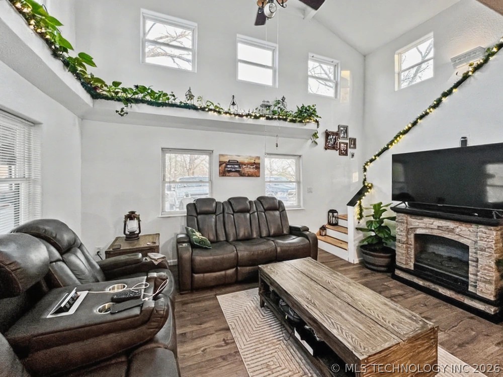 17902 E 688 Road Property Photo 9