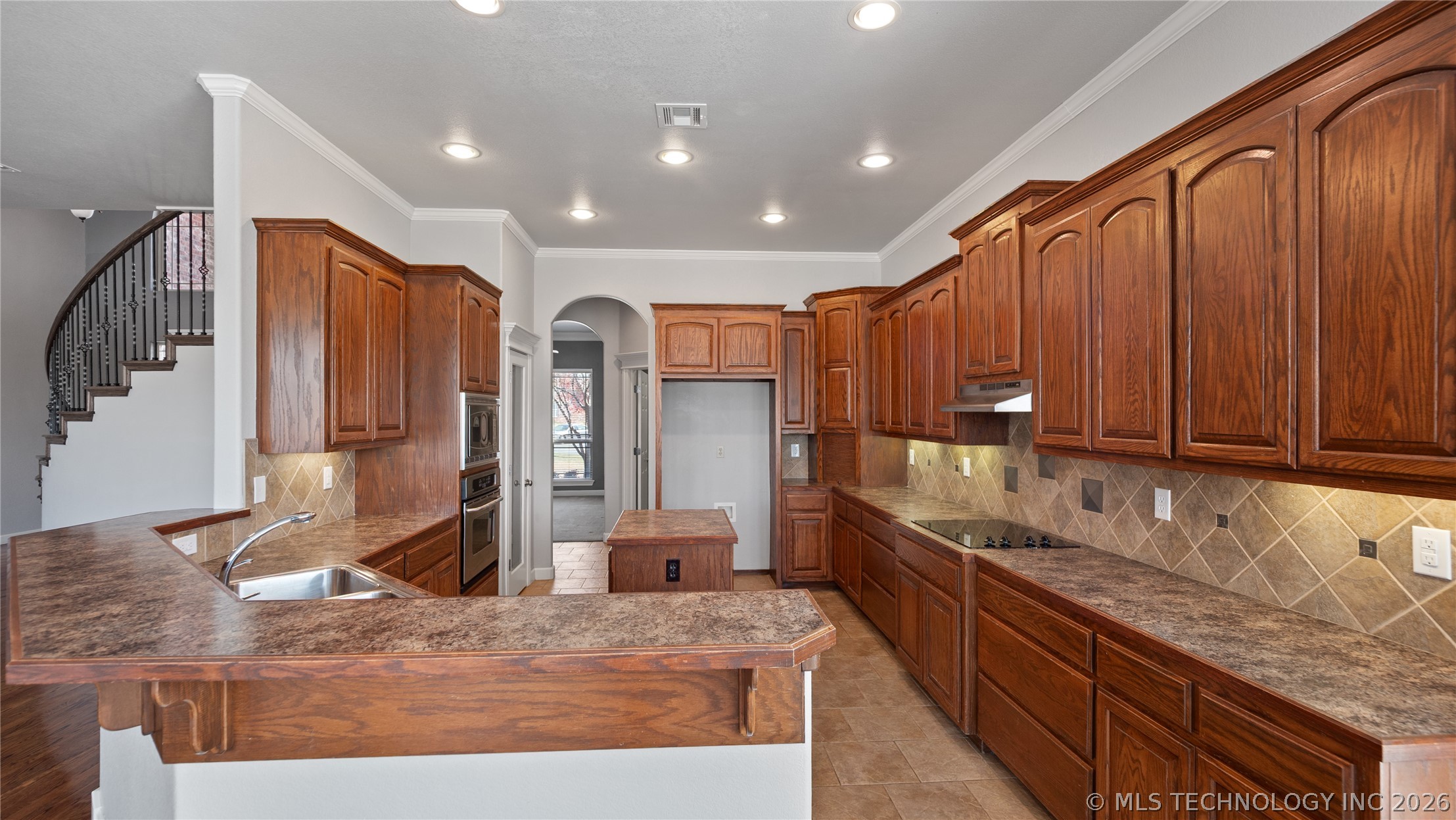 4301 N Walnut Avenue Property Photo 9