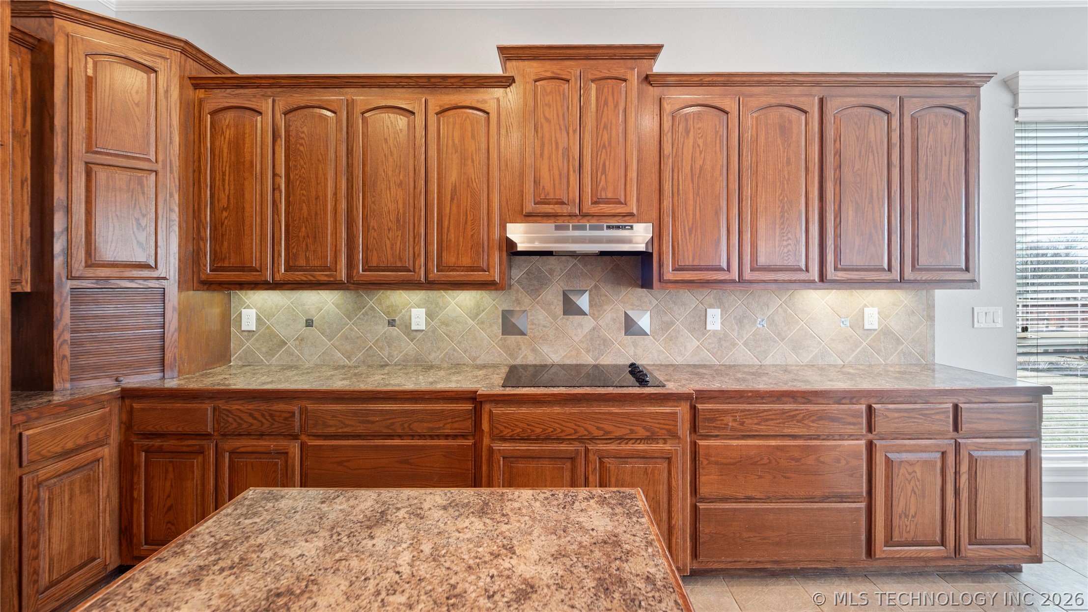 4301 N Walnut Avenue Property Photo 10