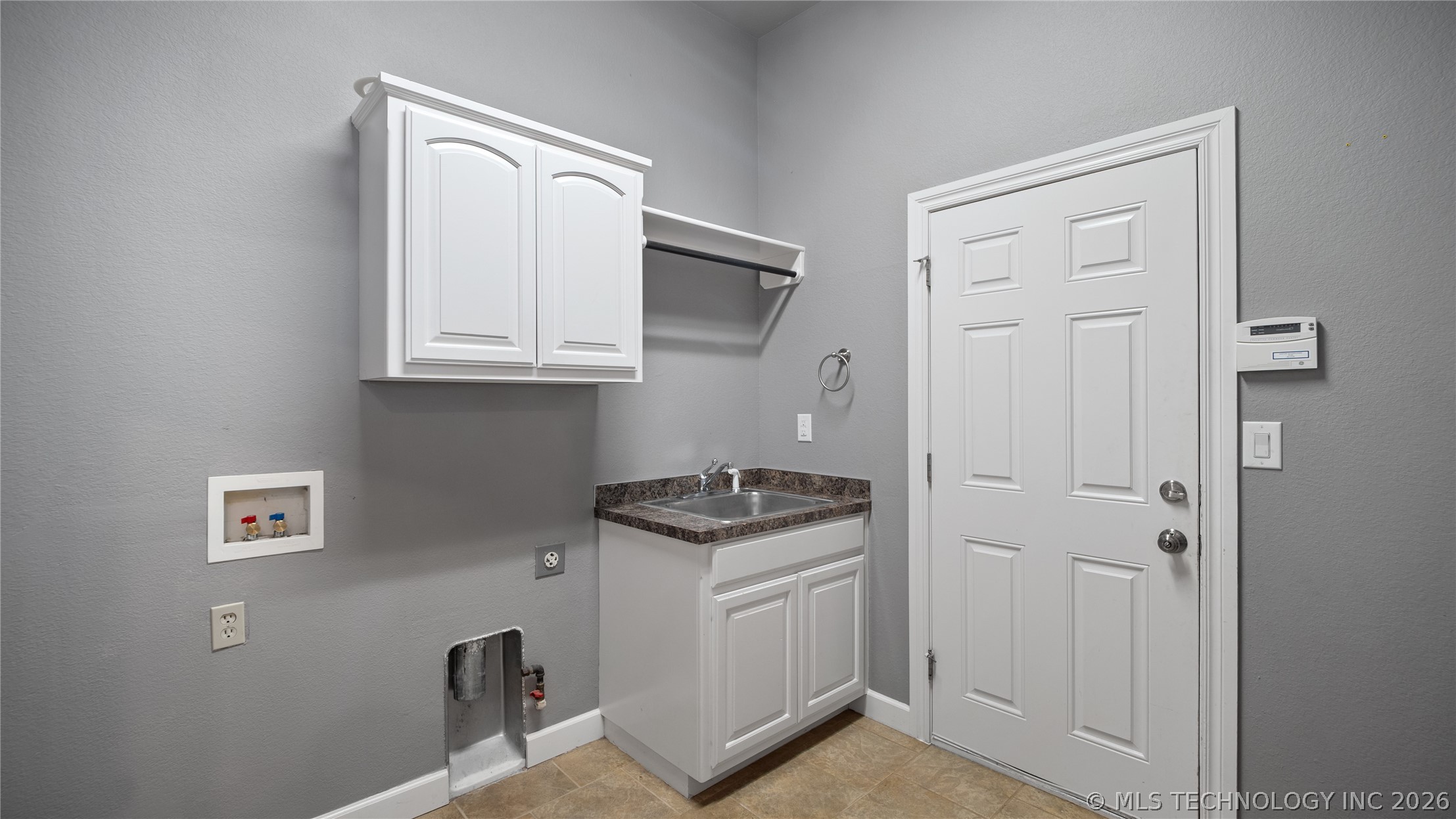 4301 N Walnut Avenue Property Photo 16