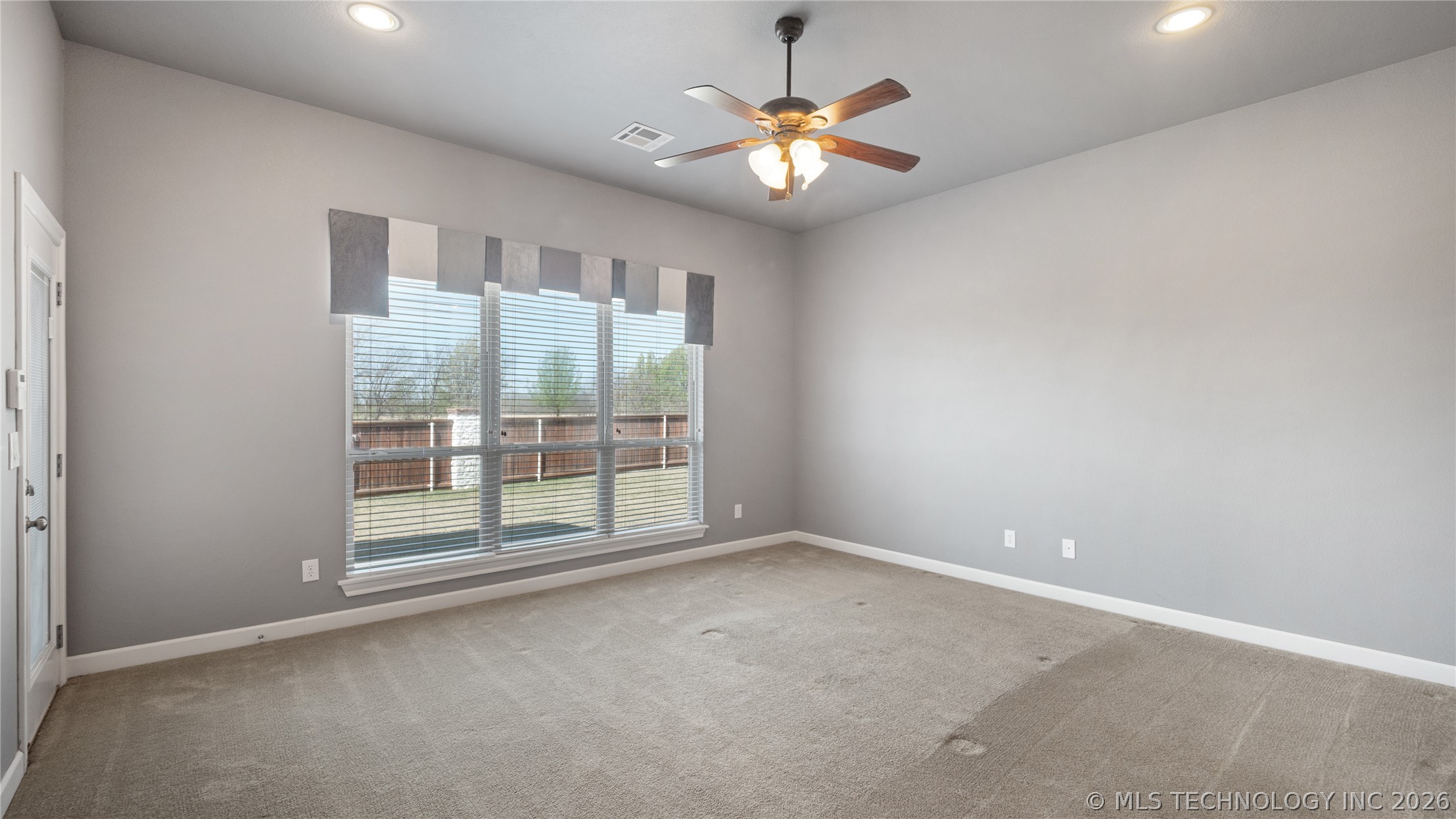 4301 N Walnut Avenue Property Photo 19