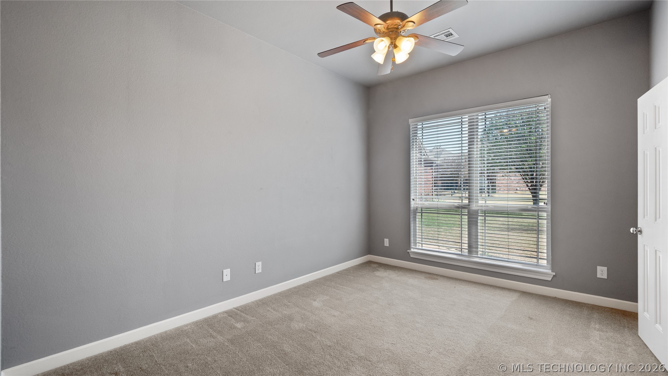 4301 N Walnut Avenue Property Photo 24
