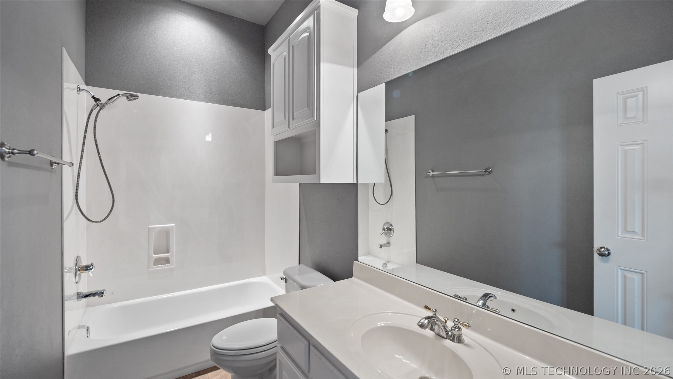 4301 N Walnut Avenue Property Photo 26