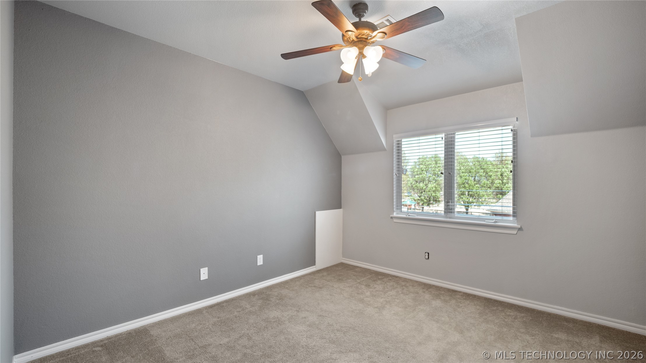 4301 N Walnut Avenue Property Photo 32
