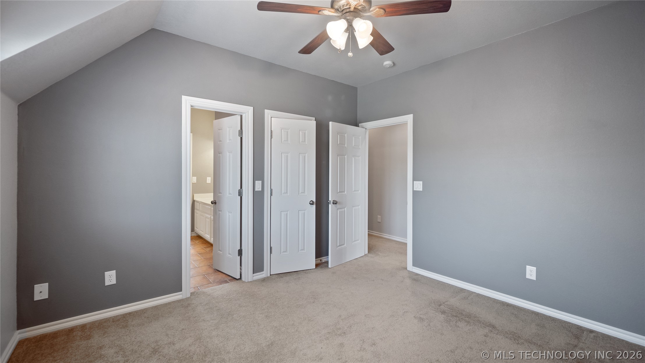 4301 N Walnut Avenue Property Photo 33