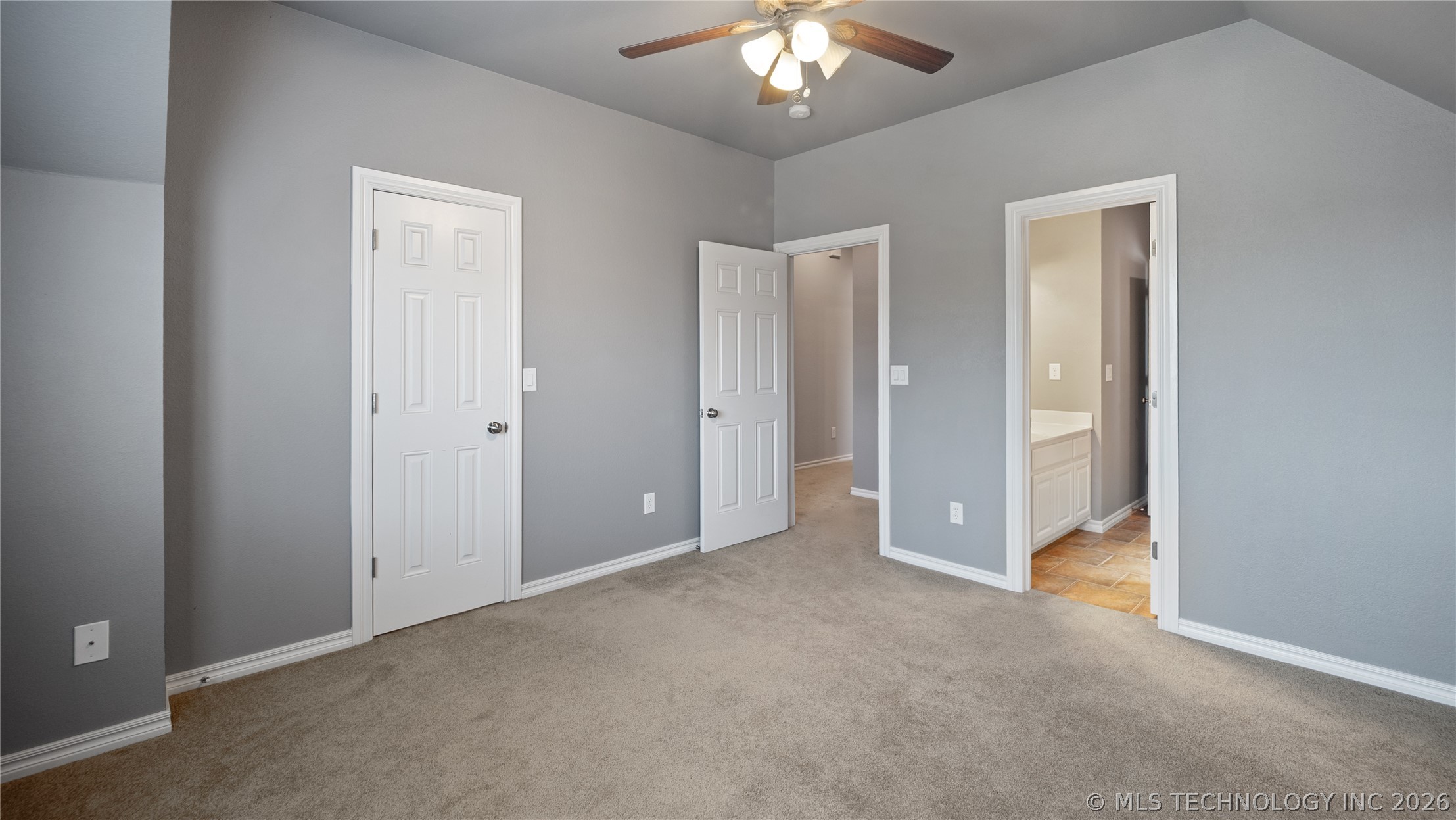 4301 N Walnut Avenue Property Photo 36