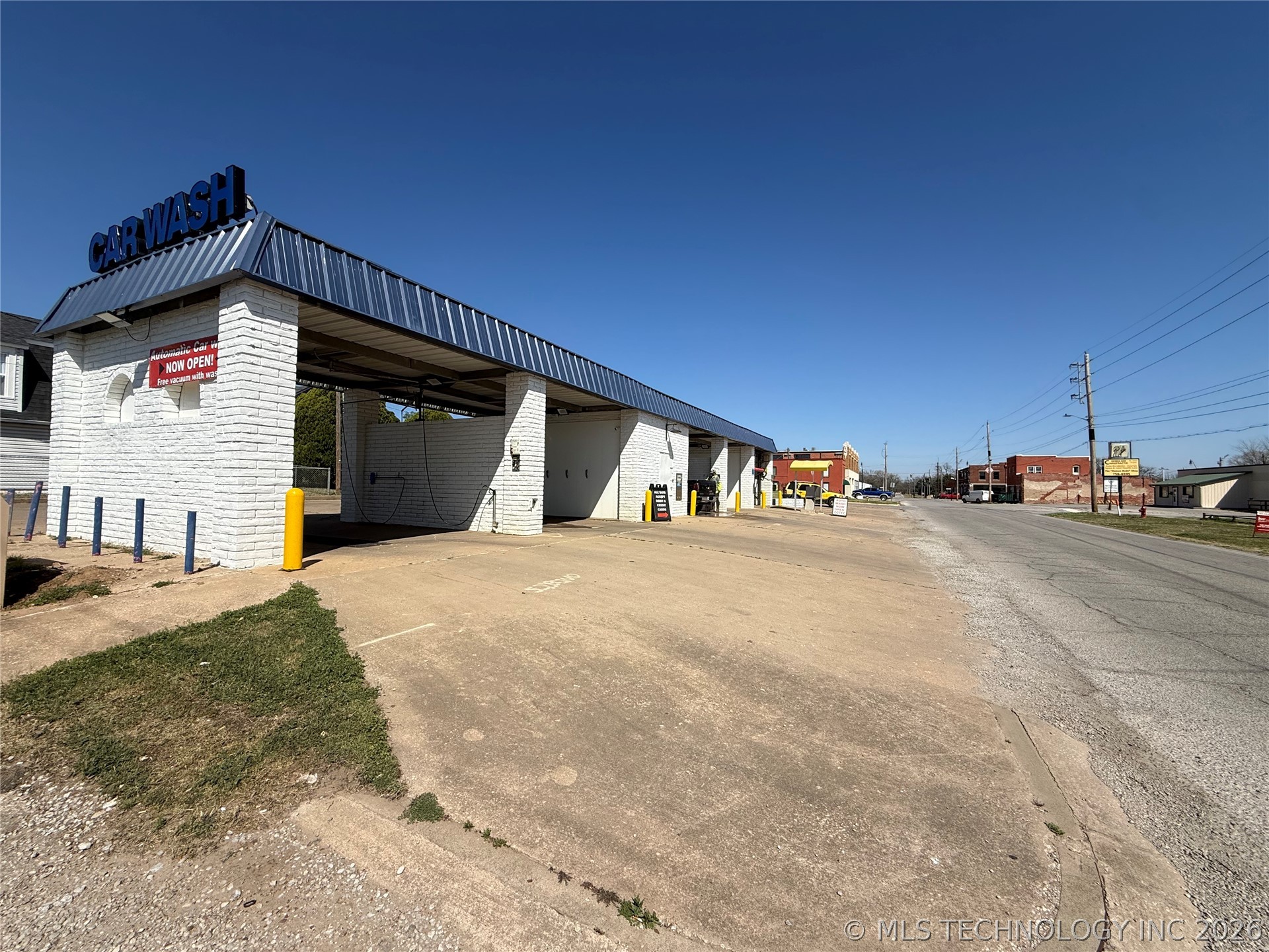 200 S Muskogee Avenue Property Photo 1