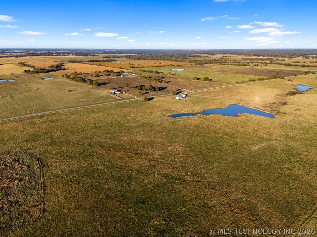 4 E 330 Road Property Photo 4