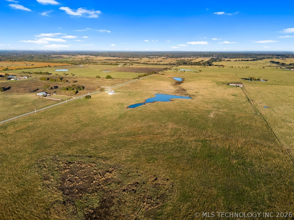 4 E 330 Road Property Photo 6