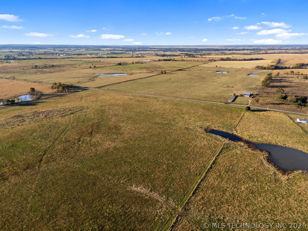 4 E 330 Road Property Photo 7