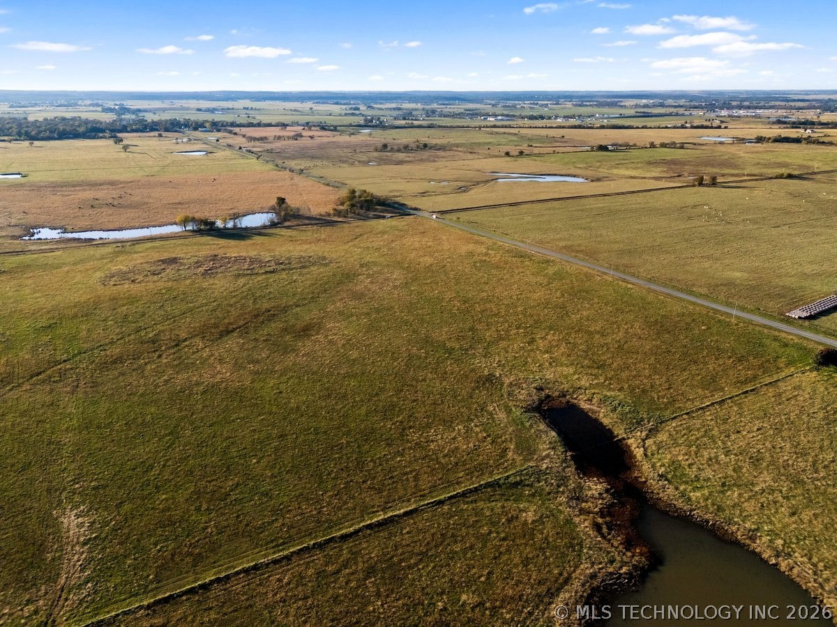 4 E 330 Road Property Photo 8