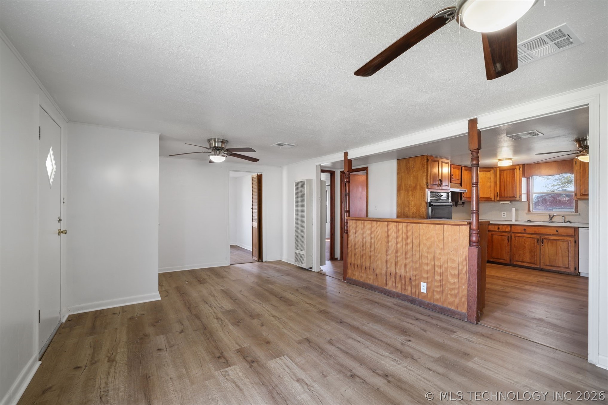 610 E Mckennon Property Photo 5