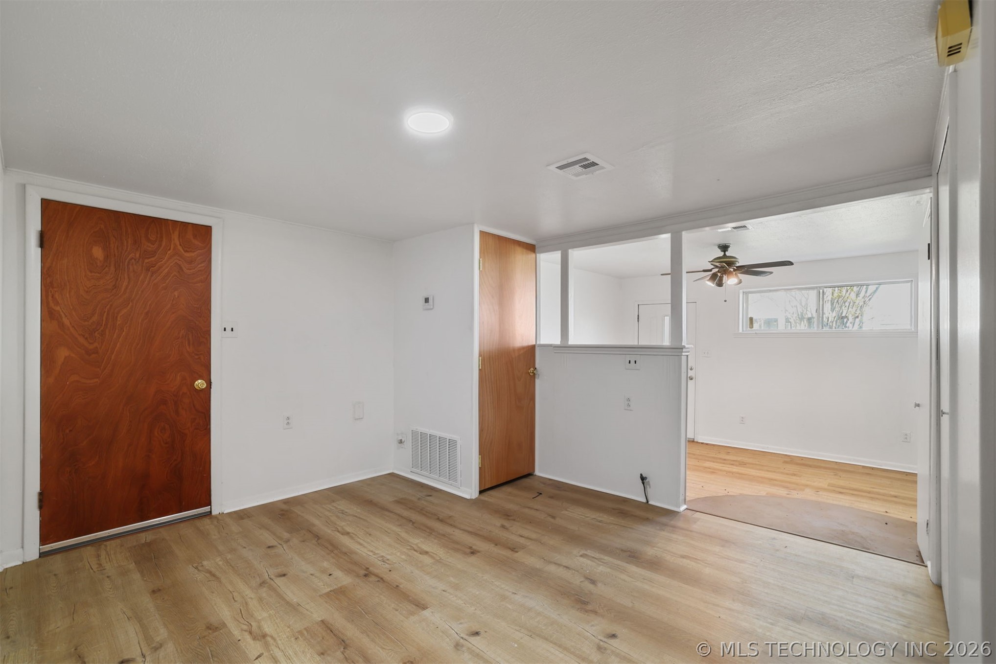 610 E Mckennon Property Photo 8