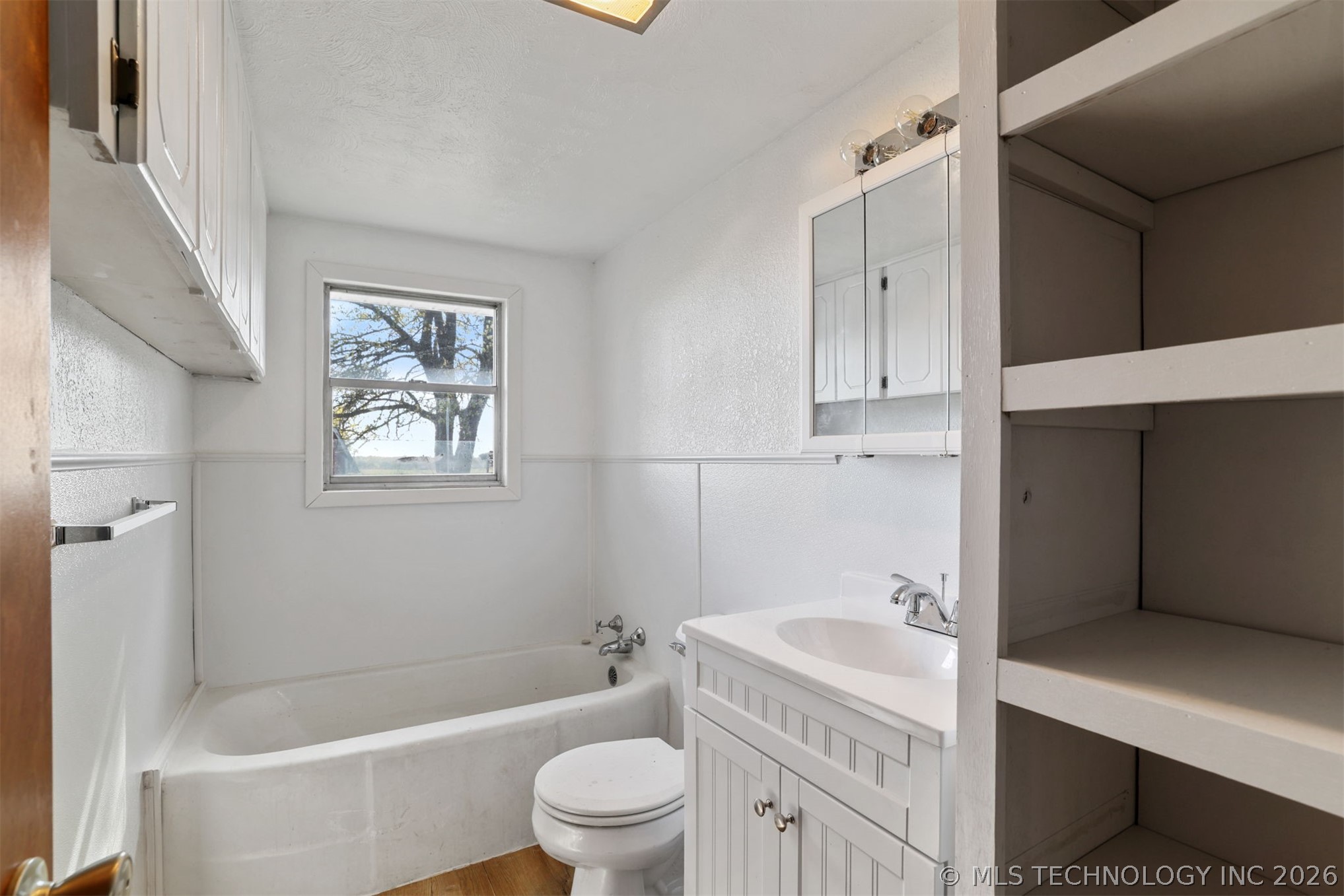 610 E Mckennon Property Photo 12