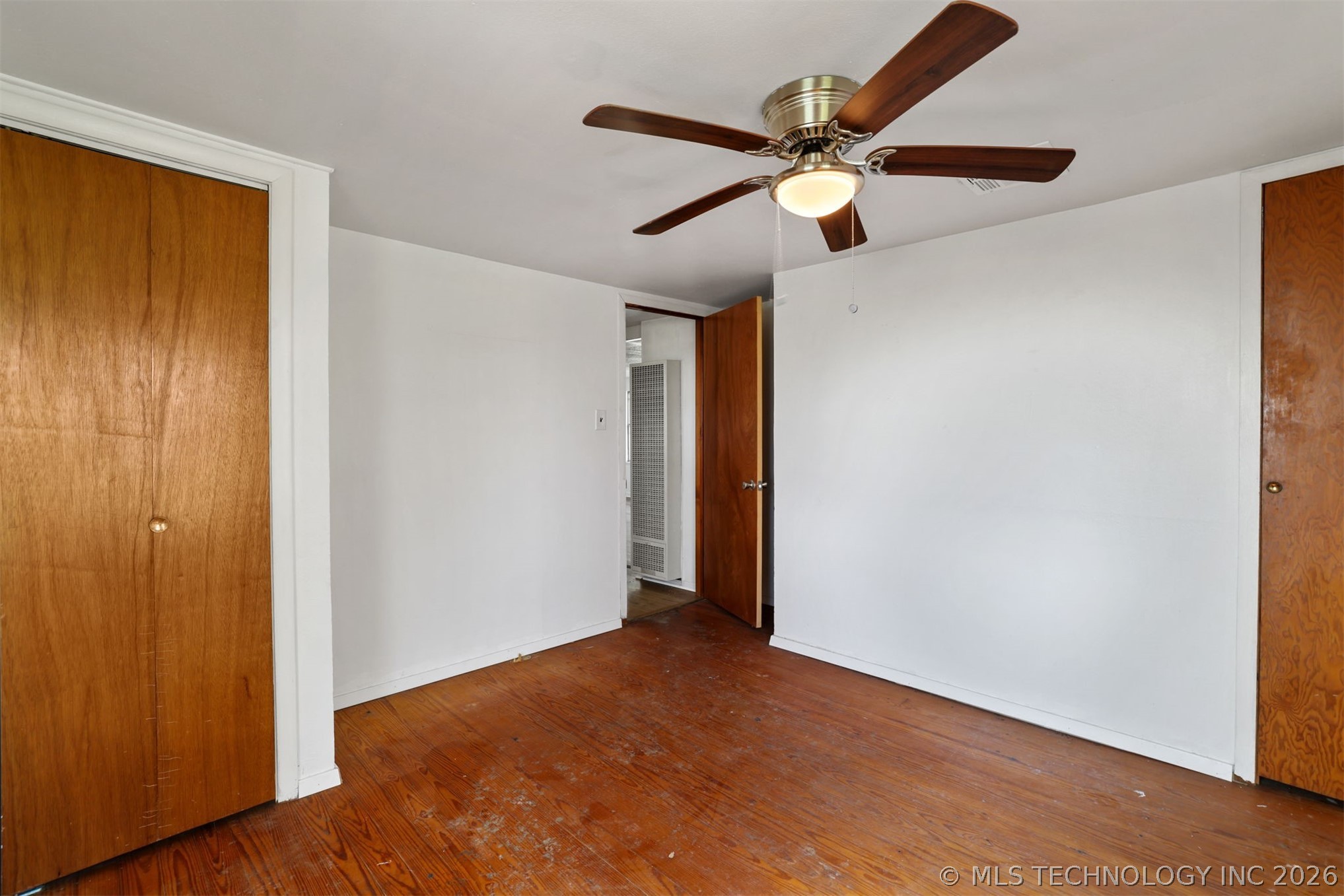 610 E Mckennon Property Photo 14