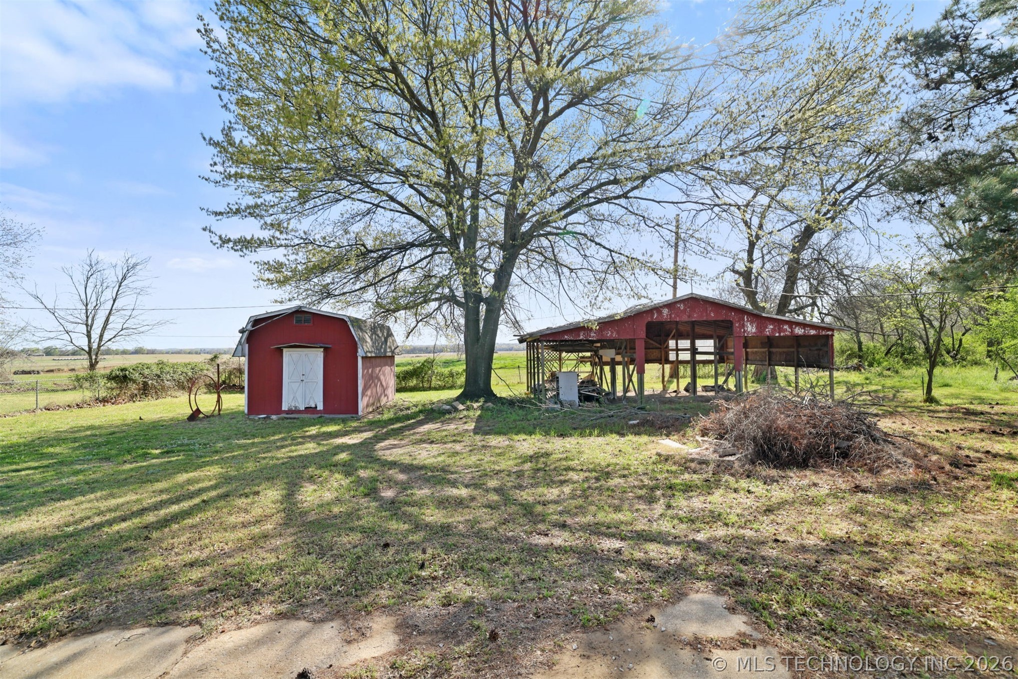 610 E Mckennon Property Photo 17