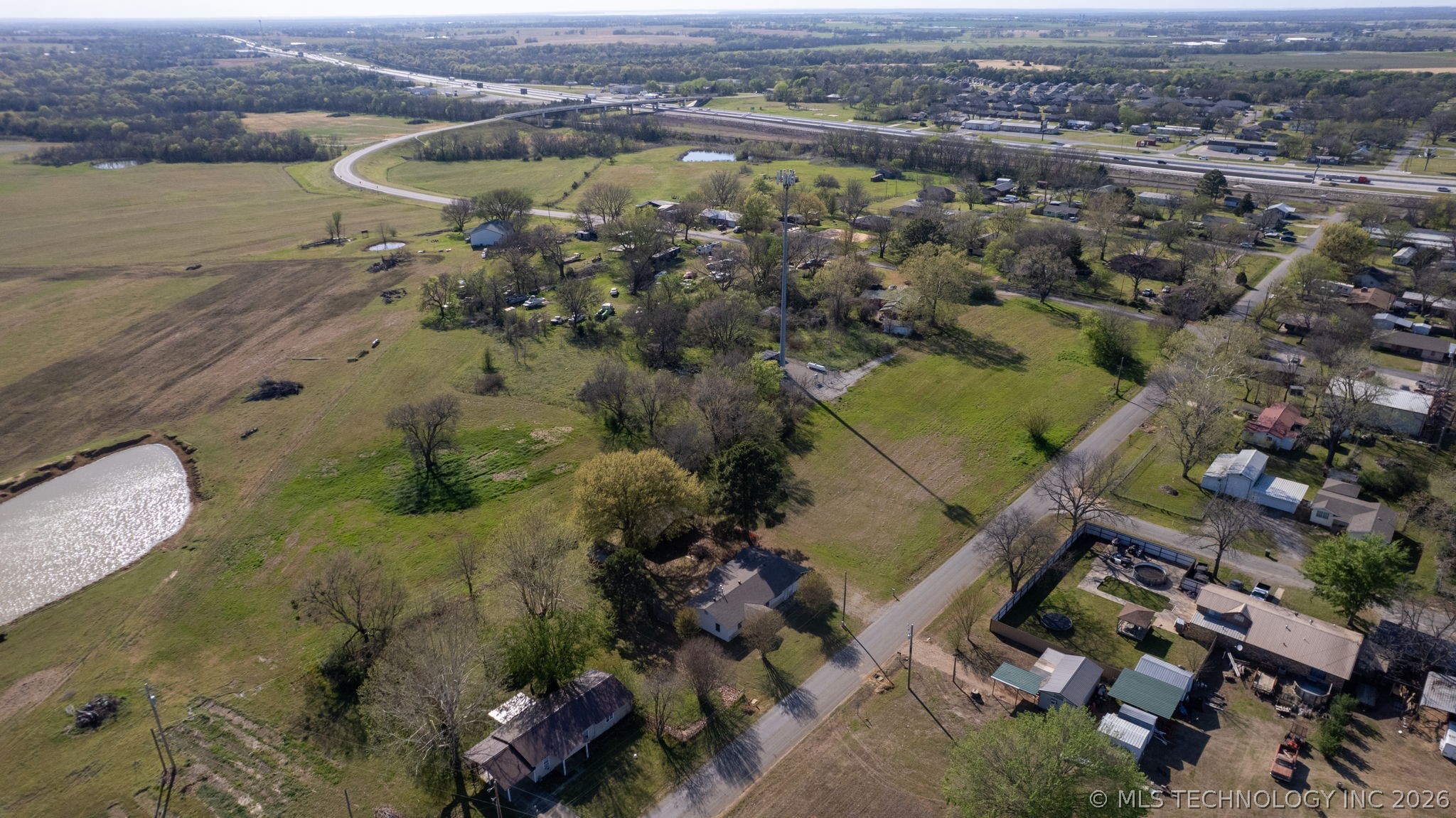 610 E Mckennon Property Photo 22