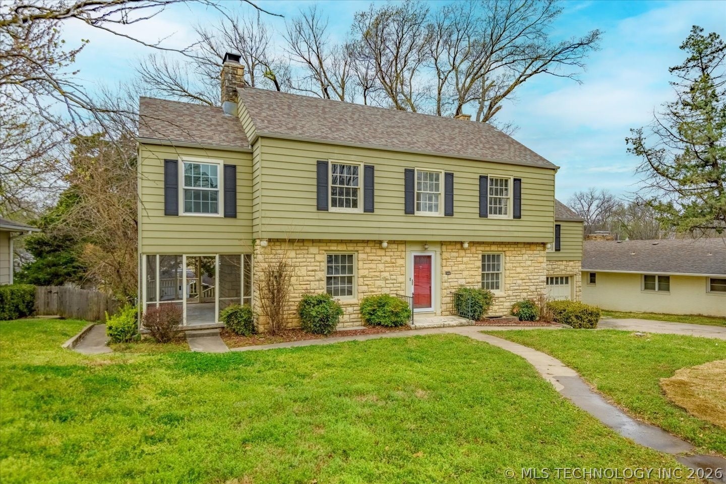 1417 Hillcrest Drive Property Photo 4