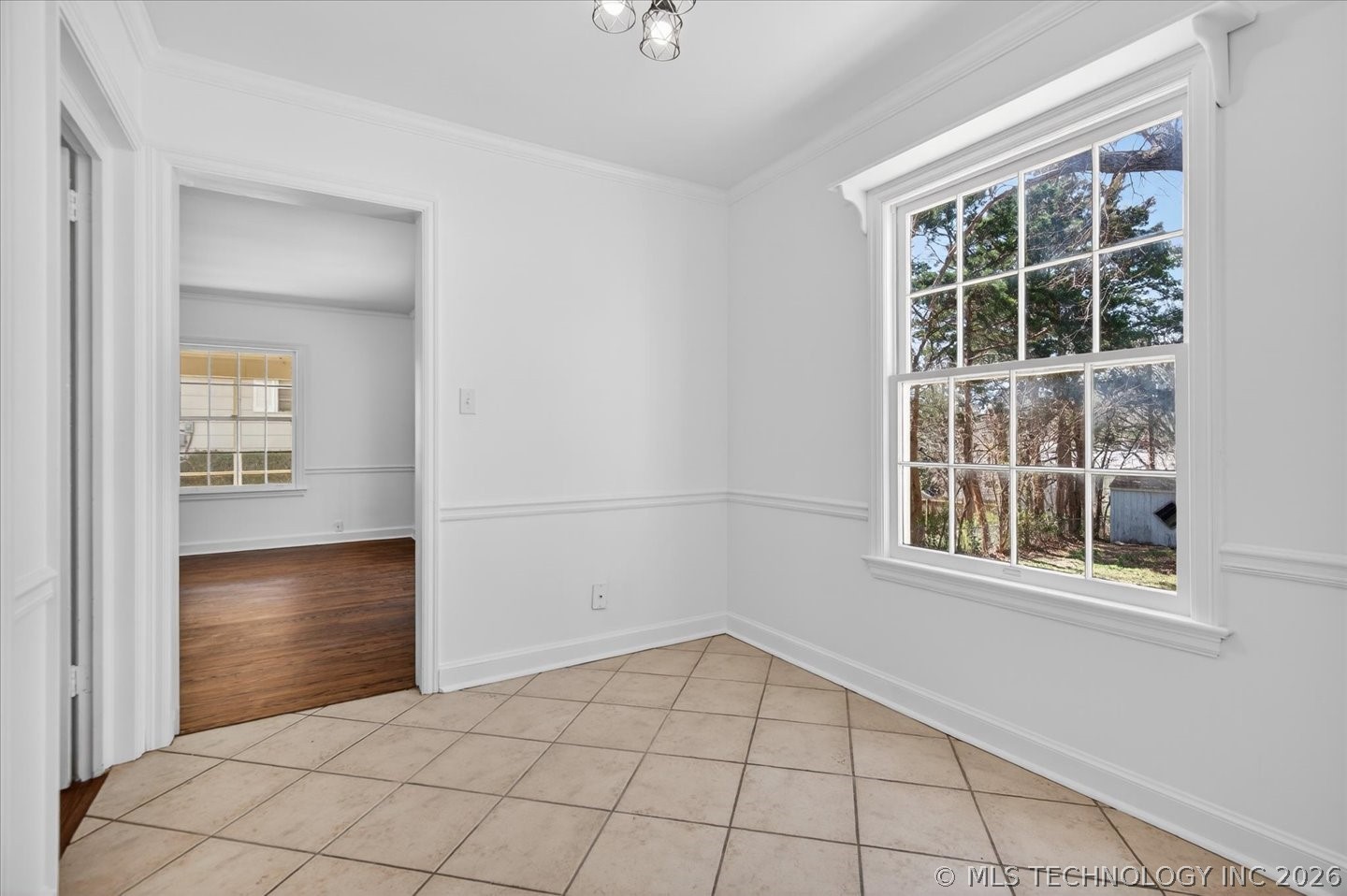 1417 Hillcrest Drive Property Photo 11