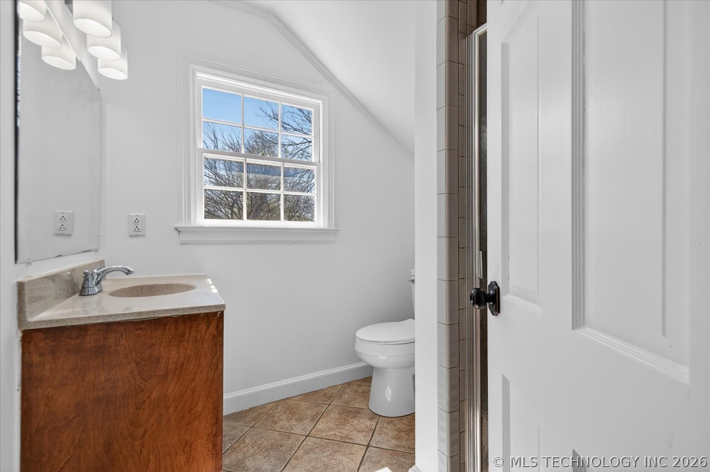 1417 Hillcrest Drive Property Photo 21