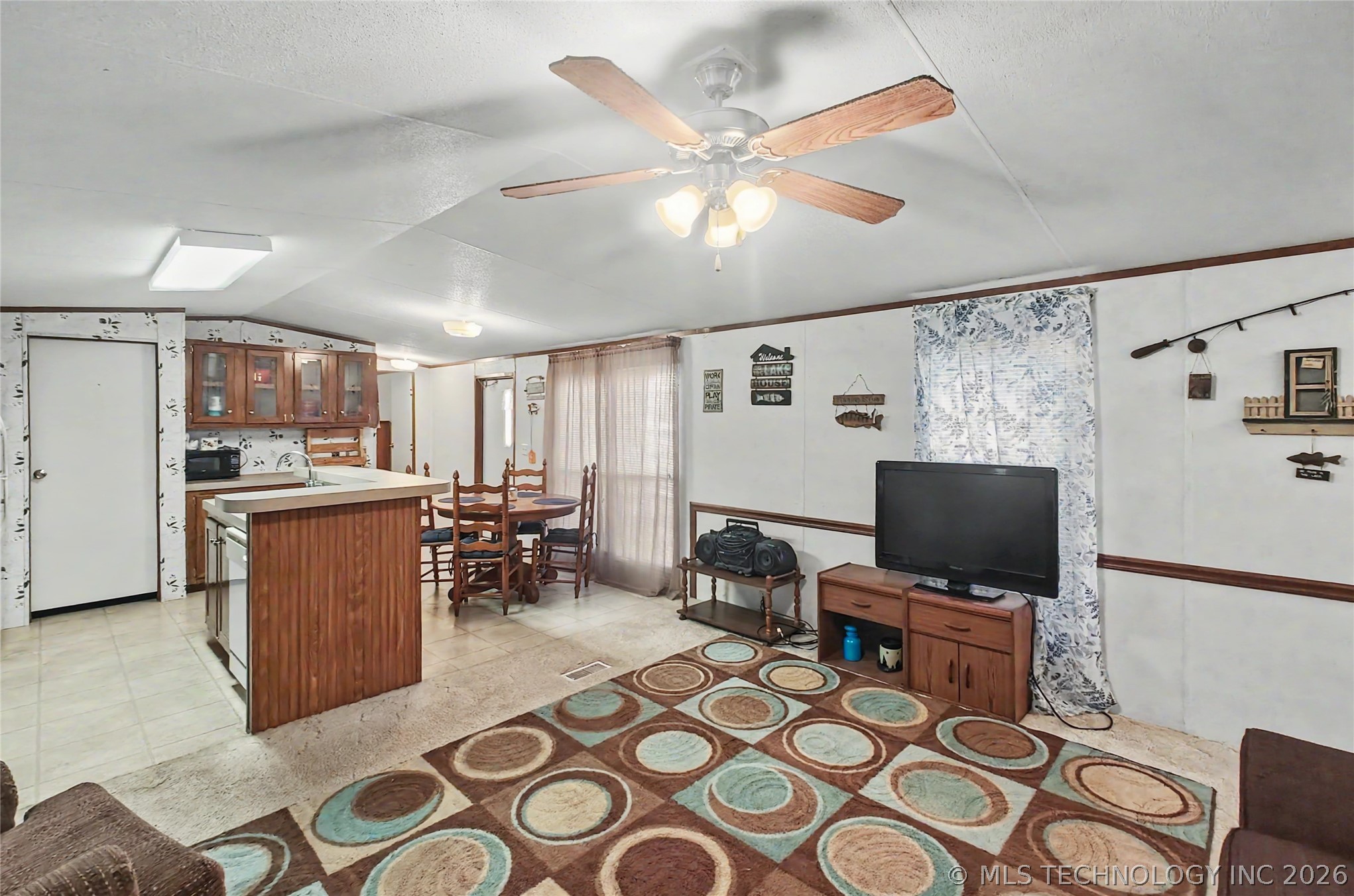 35999 S Arrowhead Drive Property Photo 6