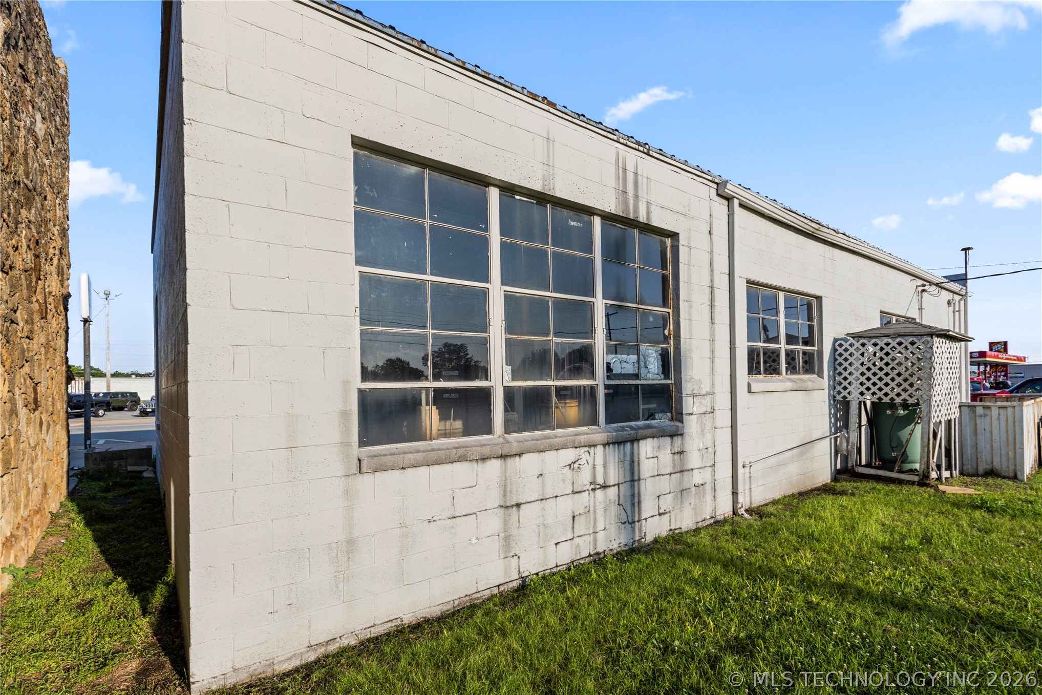 249 S Wilson Property Photo 5
