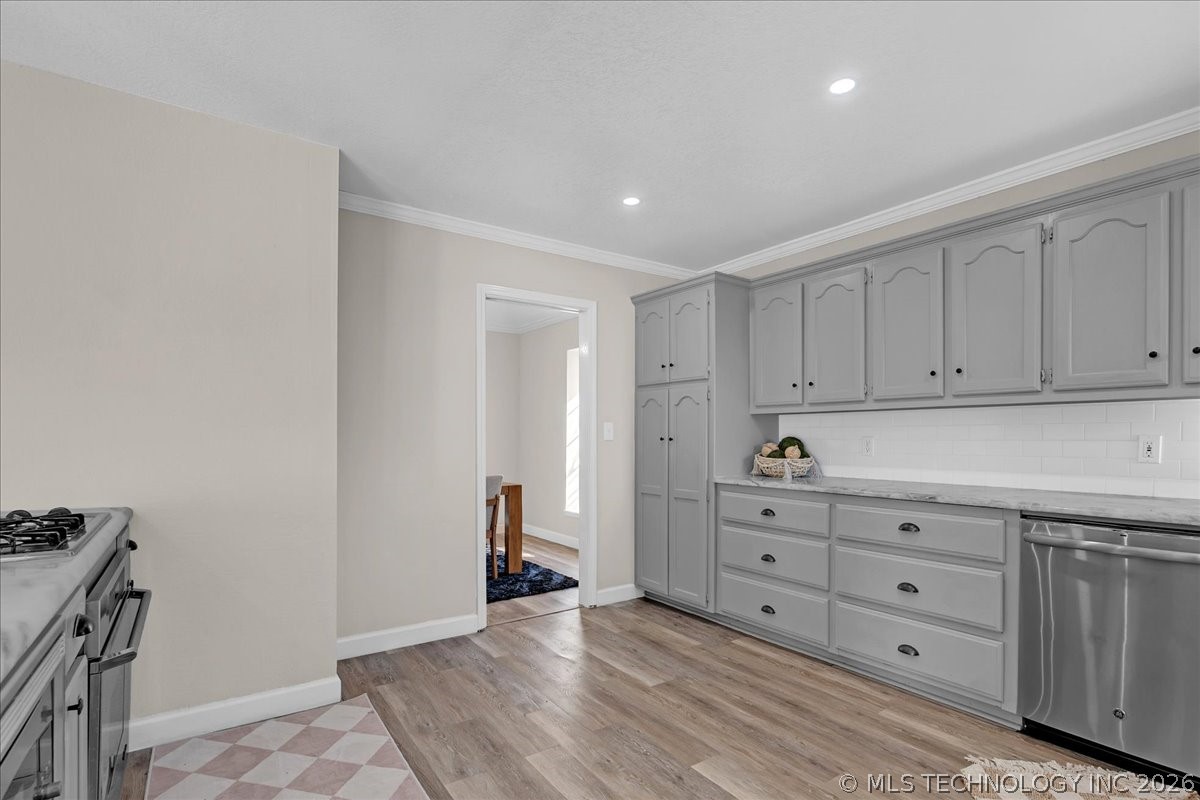 7122 E 100th Place Property Photo 14