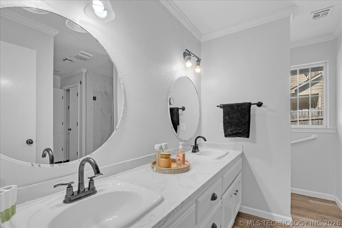 7122 E 100th Place Property Photo 31