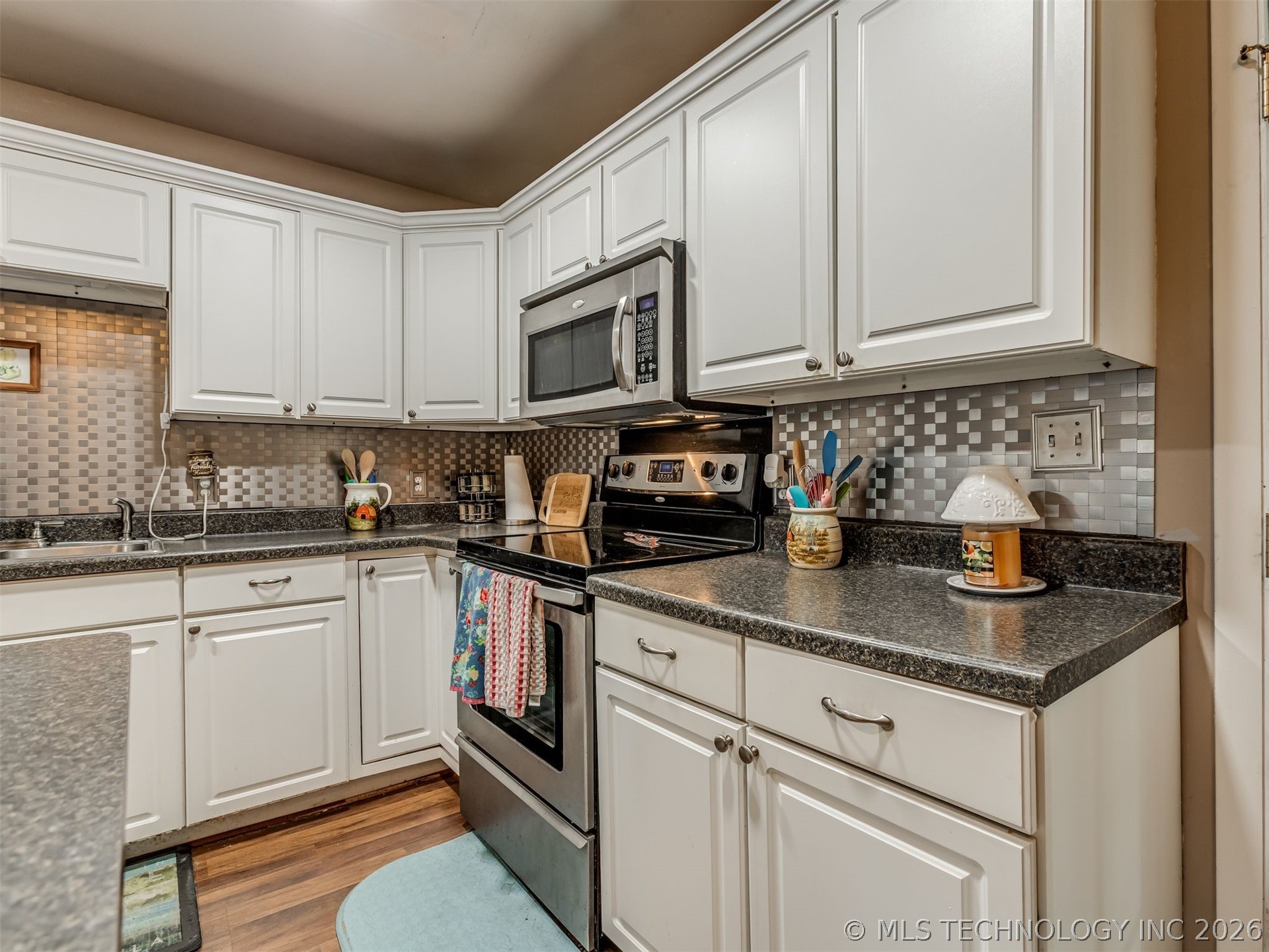 115907 S 4197 Property Photo 14