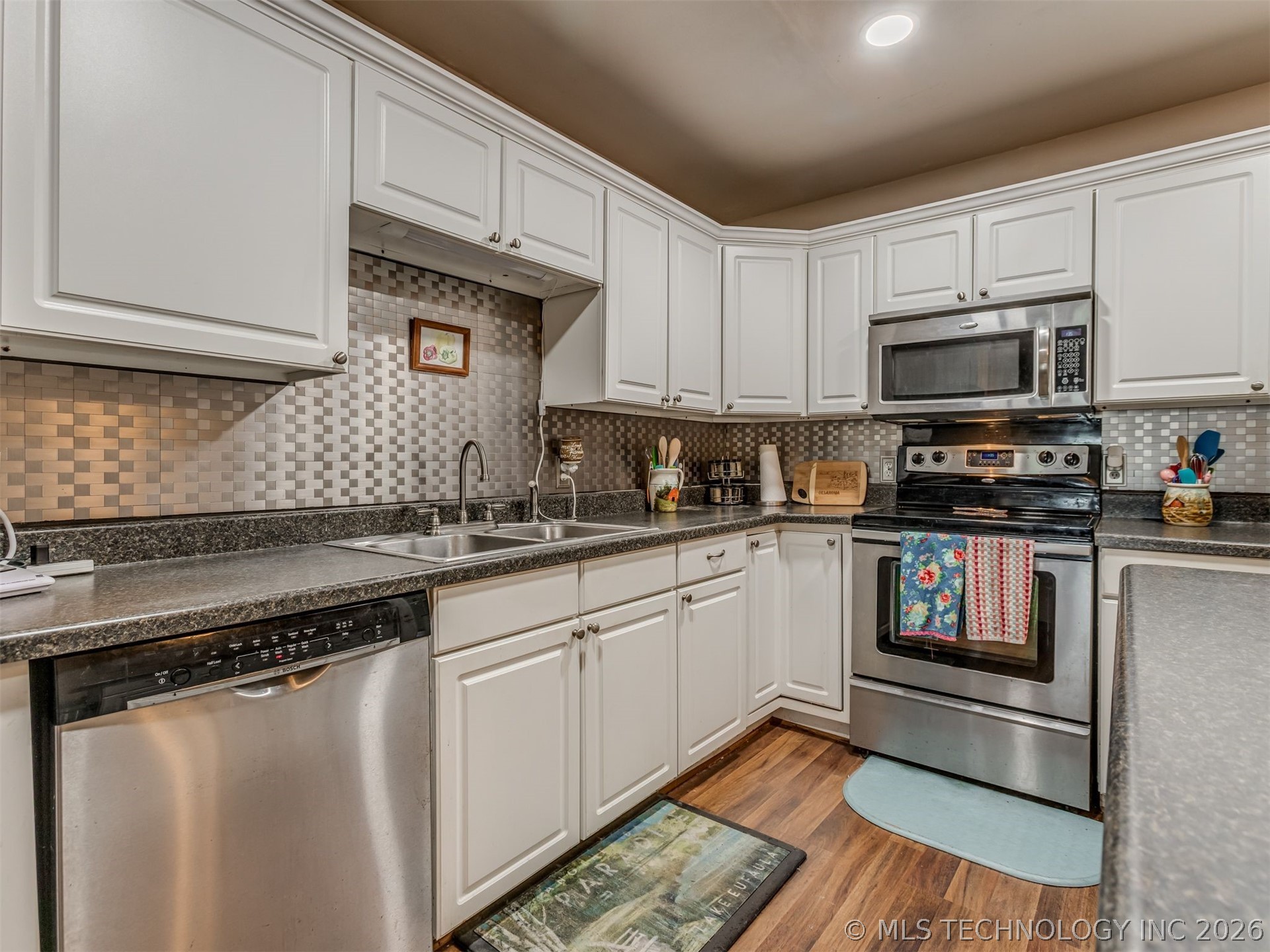 115907 S 4197 Property Photo 15