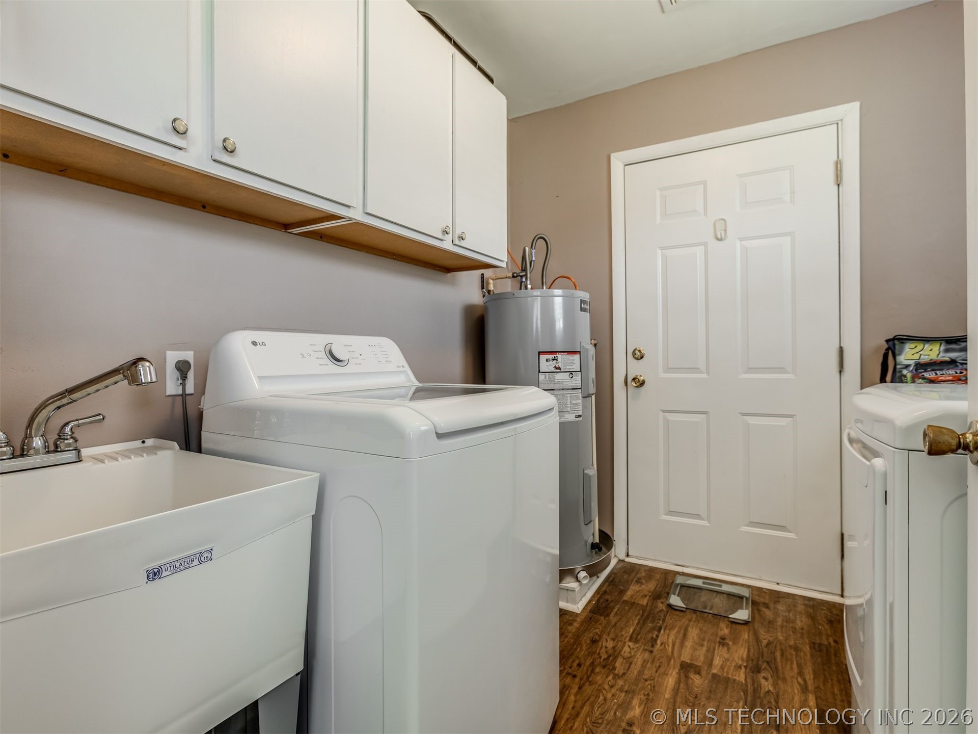 115907 S 4197 Property Photo 32