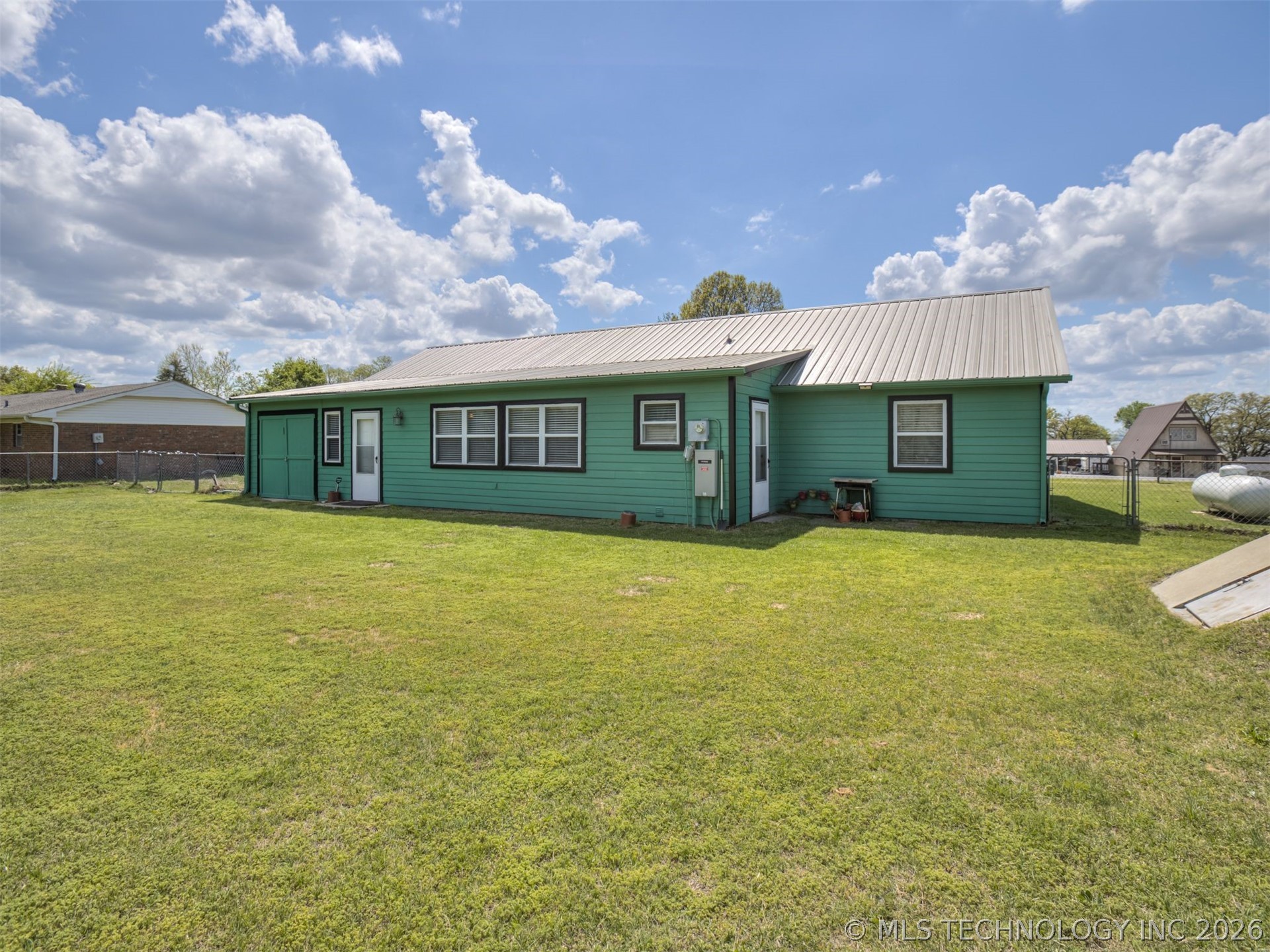 115907 S 4197 Property Photo 33