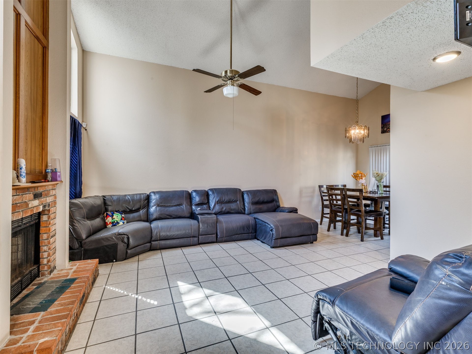 13025 E 28th Place Property Photo 2