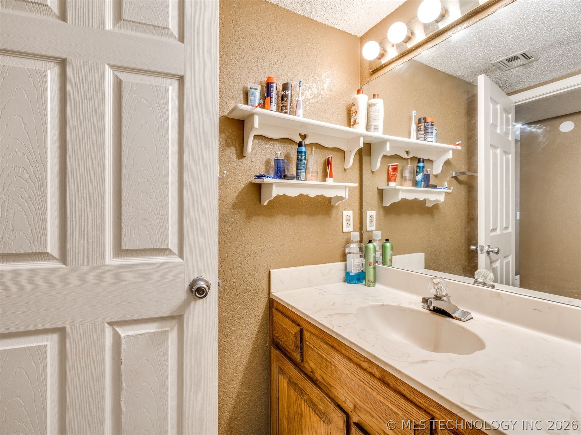 13025 E 28th Place Property Photo 15