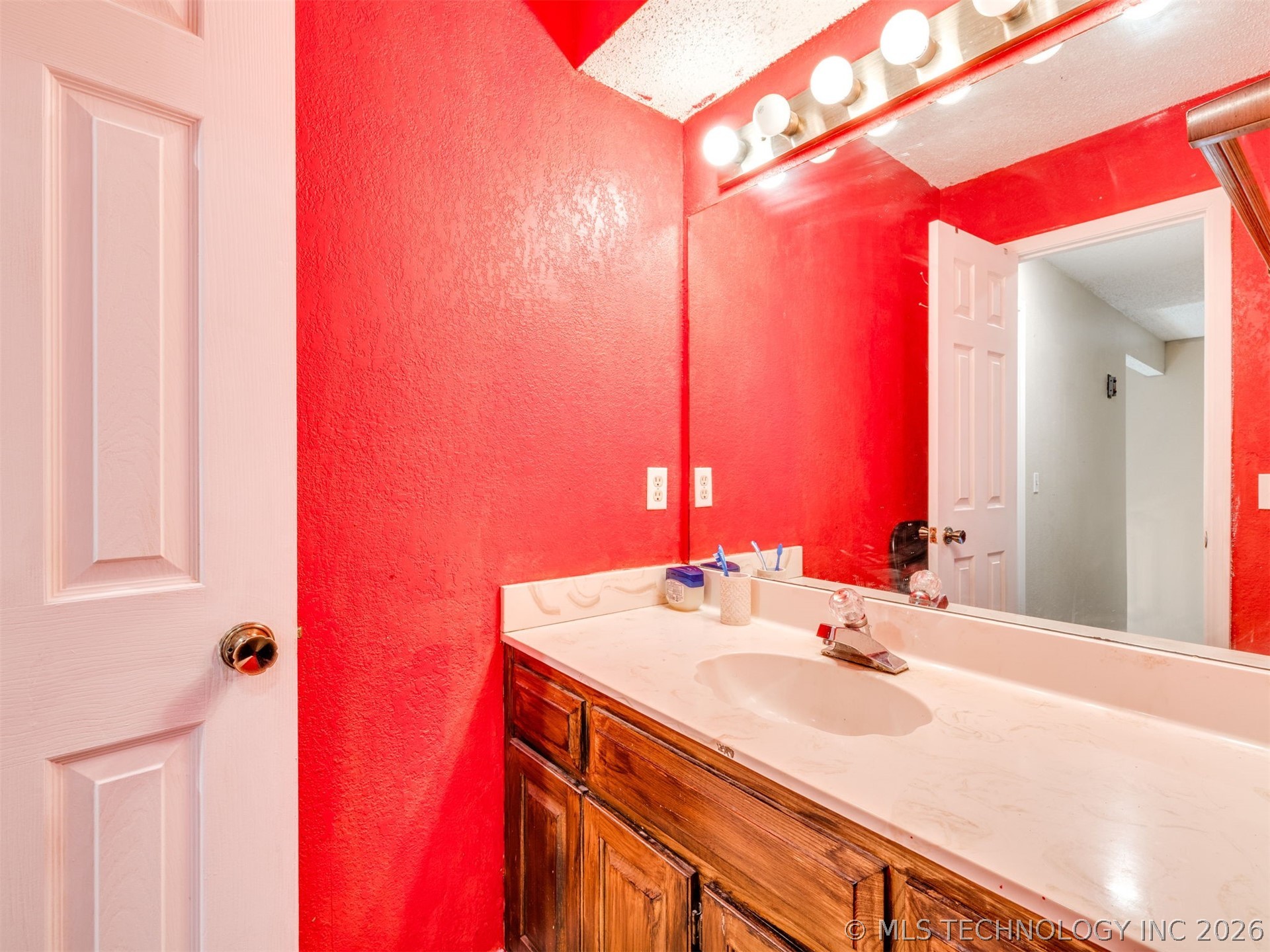 13025 E 28th Place Property Photo 19