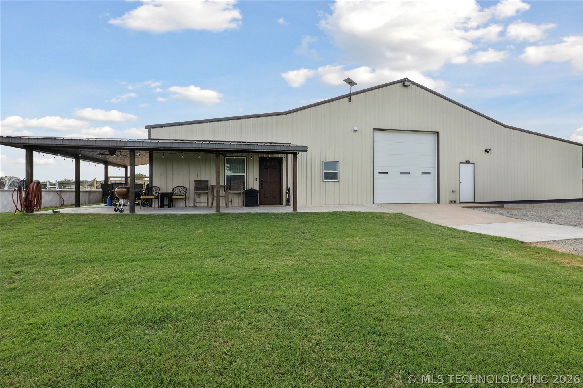 195 Cardell Property Photo 2