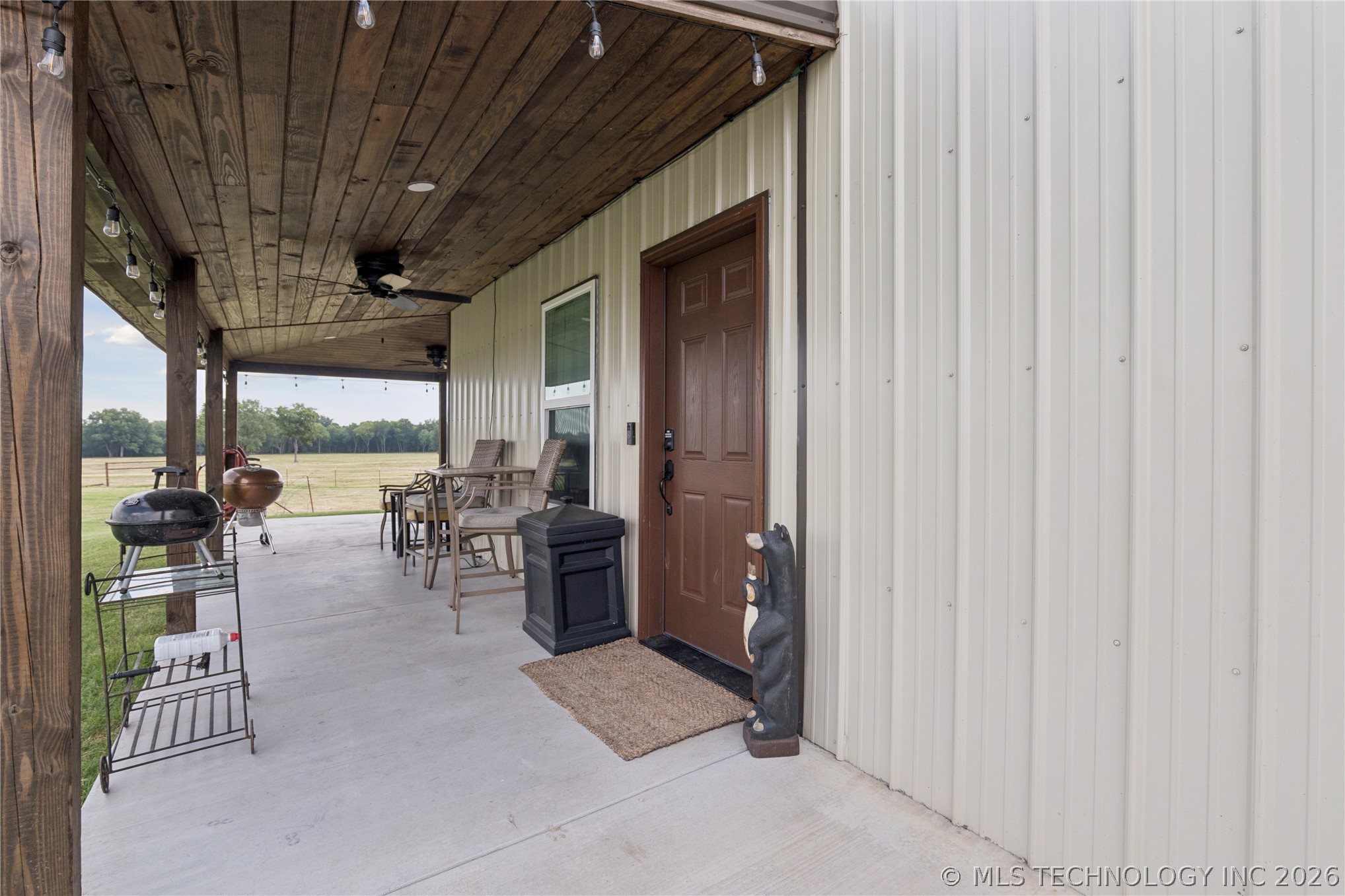 195 Cardell Property Photo 3