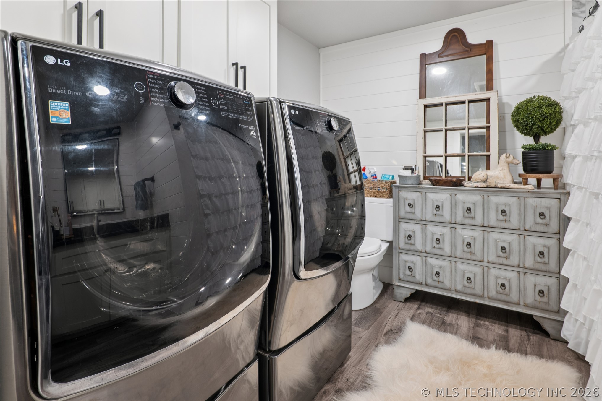 195 Cardell Property Photo 22