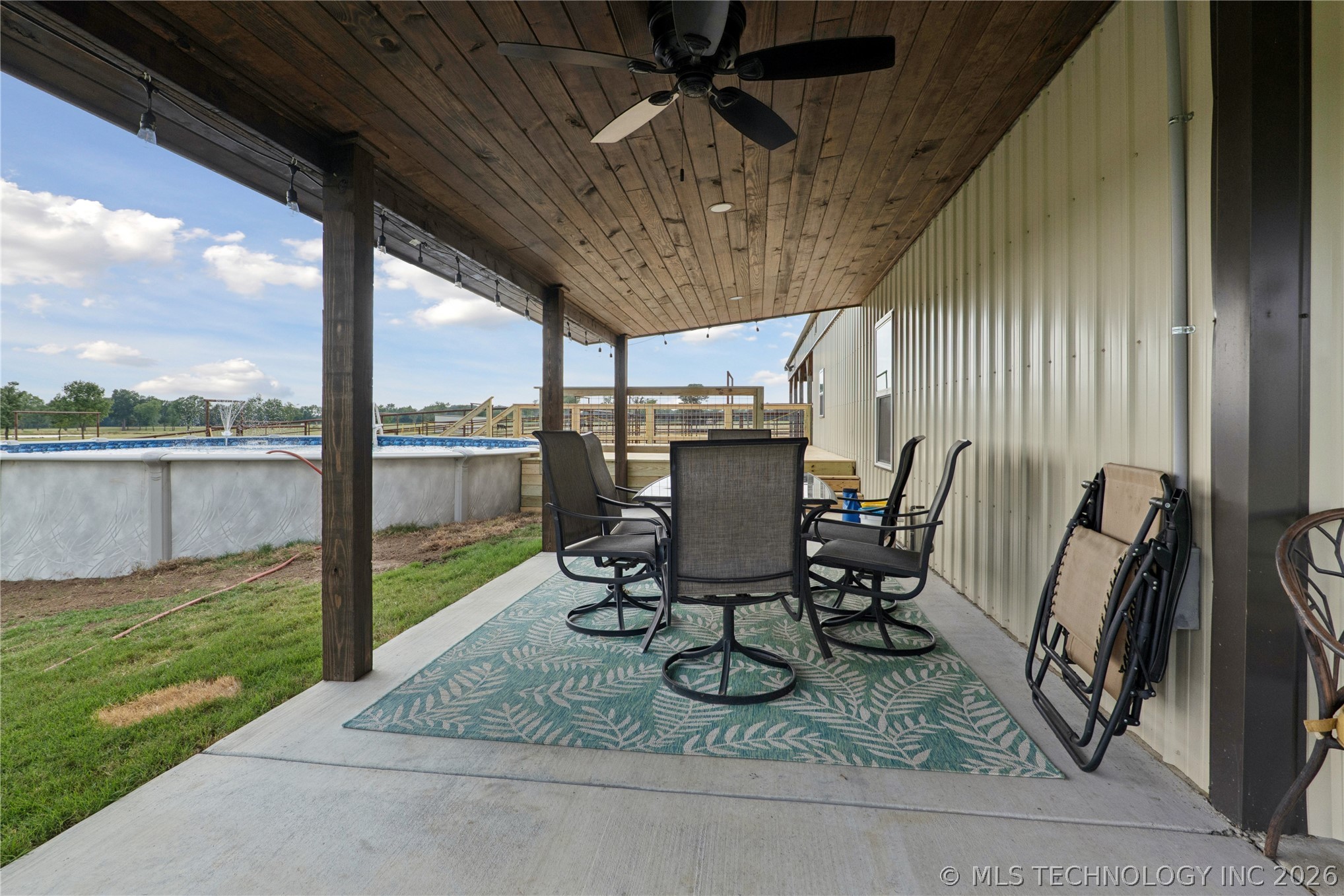 195 Cardell Property Photo 26