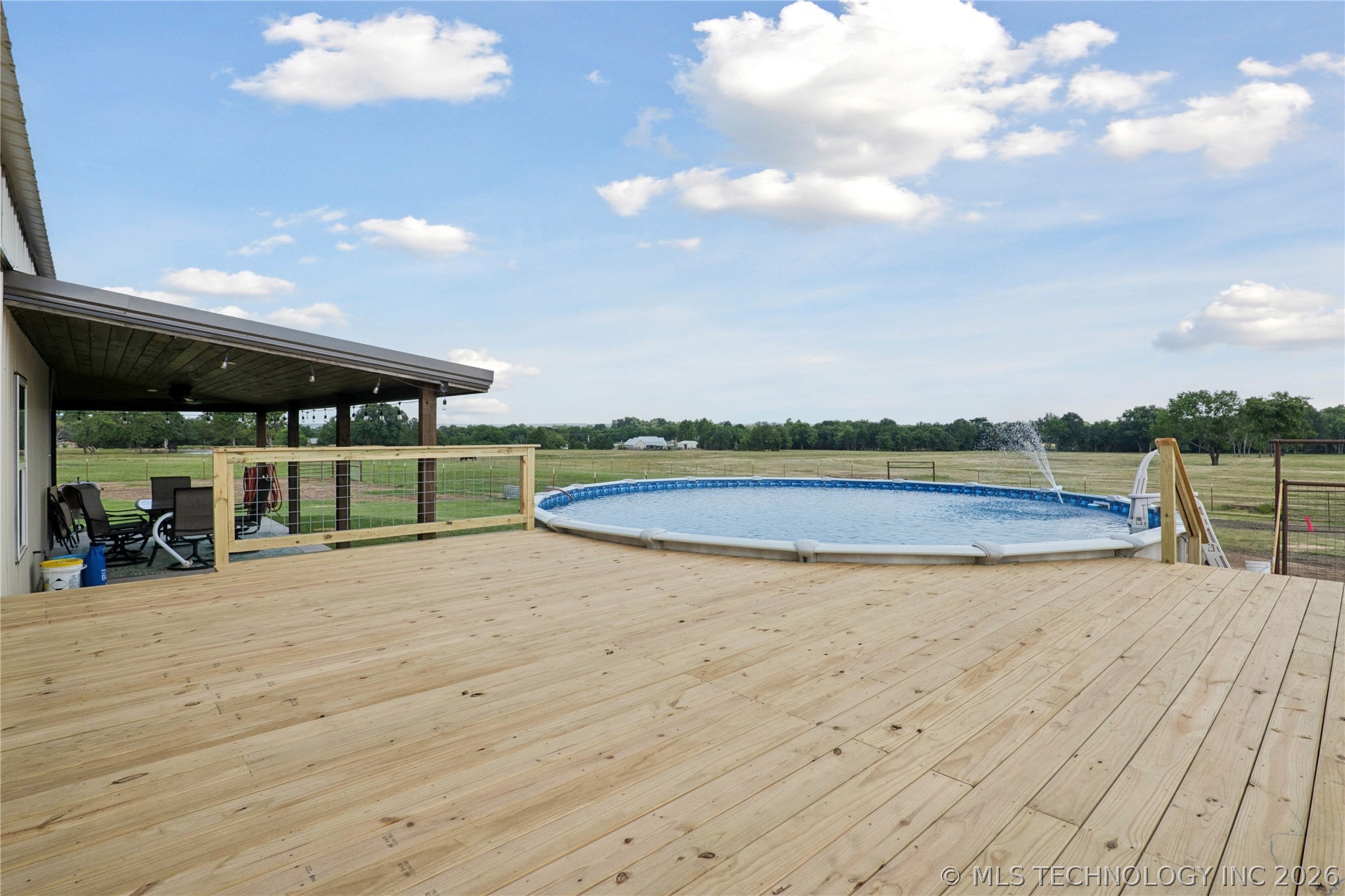 195 Cardell Property Photo 27