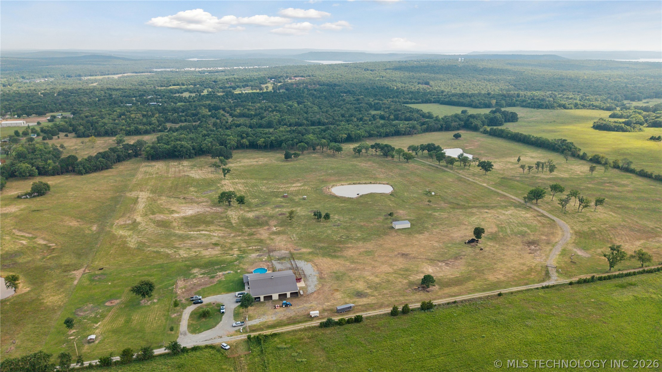 195 Cardell Property Photo 41