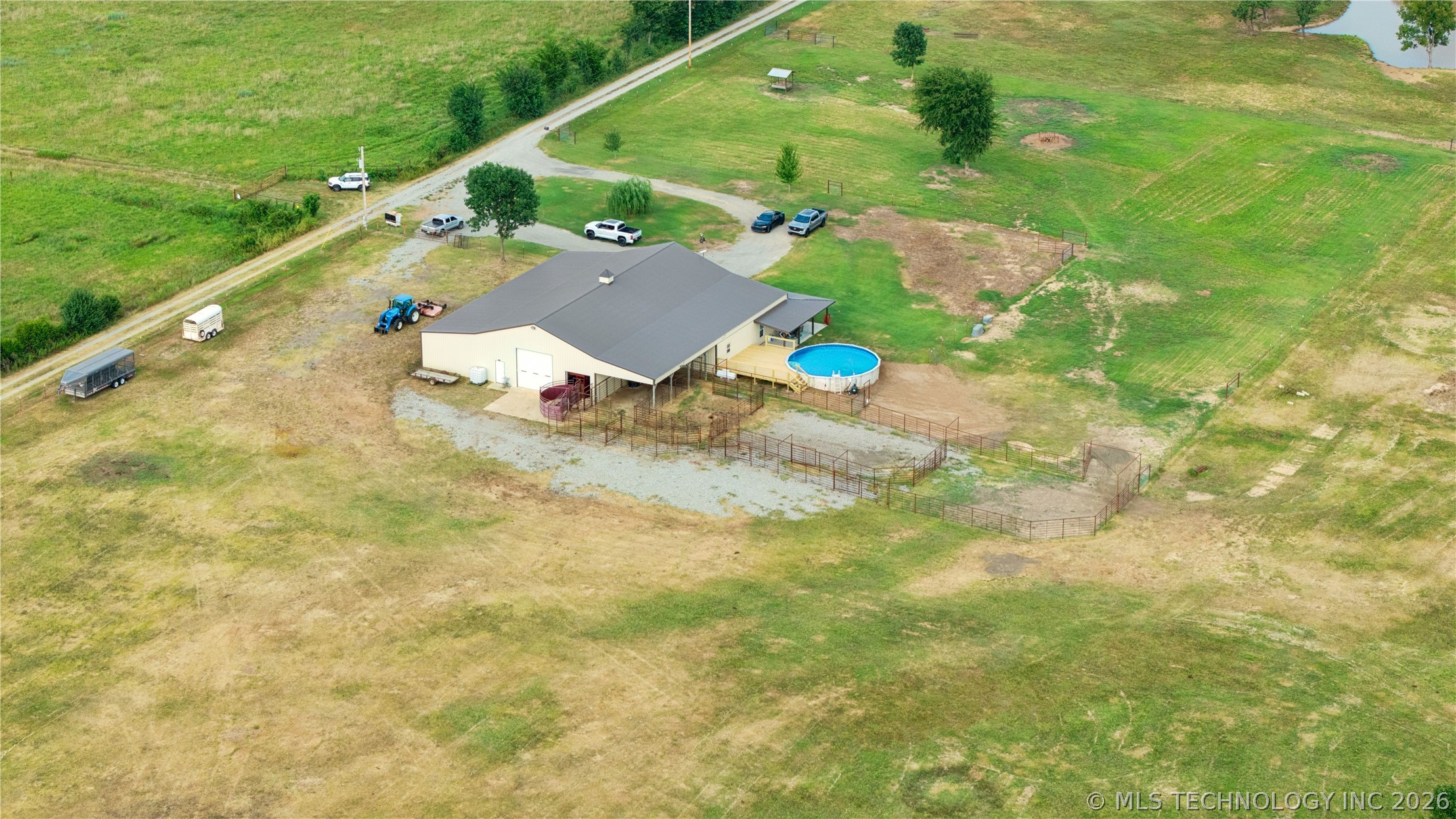 195 Cardell Property Photo 43