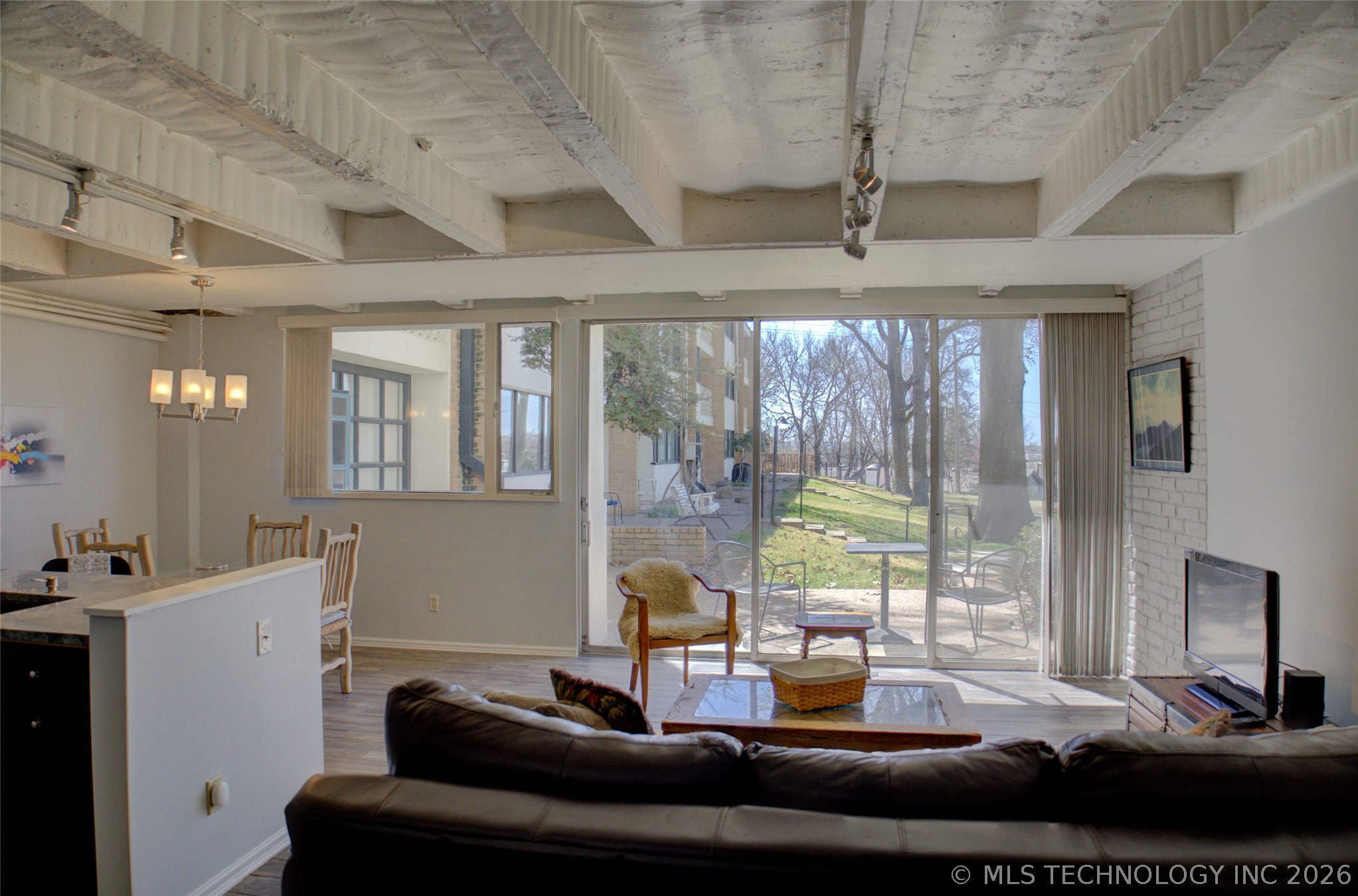 611 W 15th Street E1 Property Photo 5