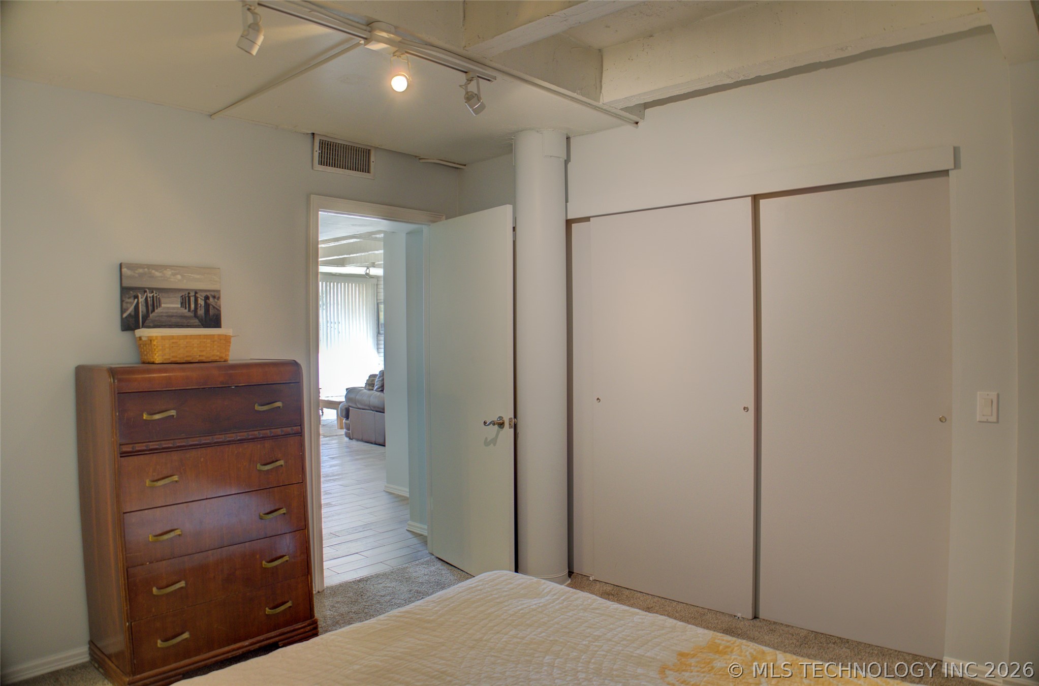 611 W 15th Street E1 Property Photo 23