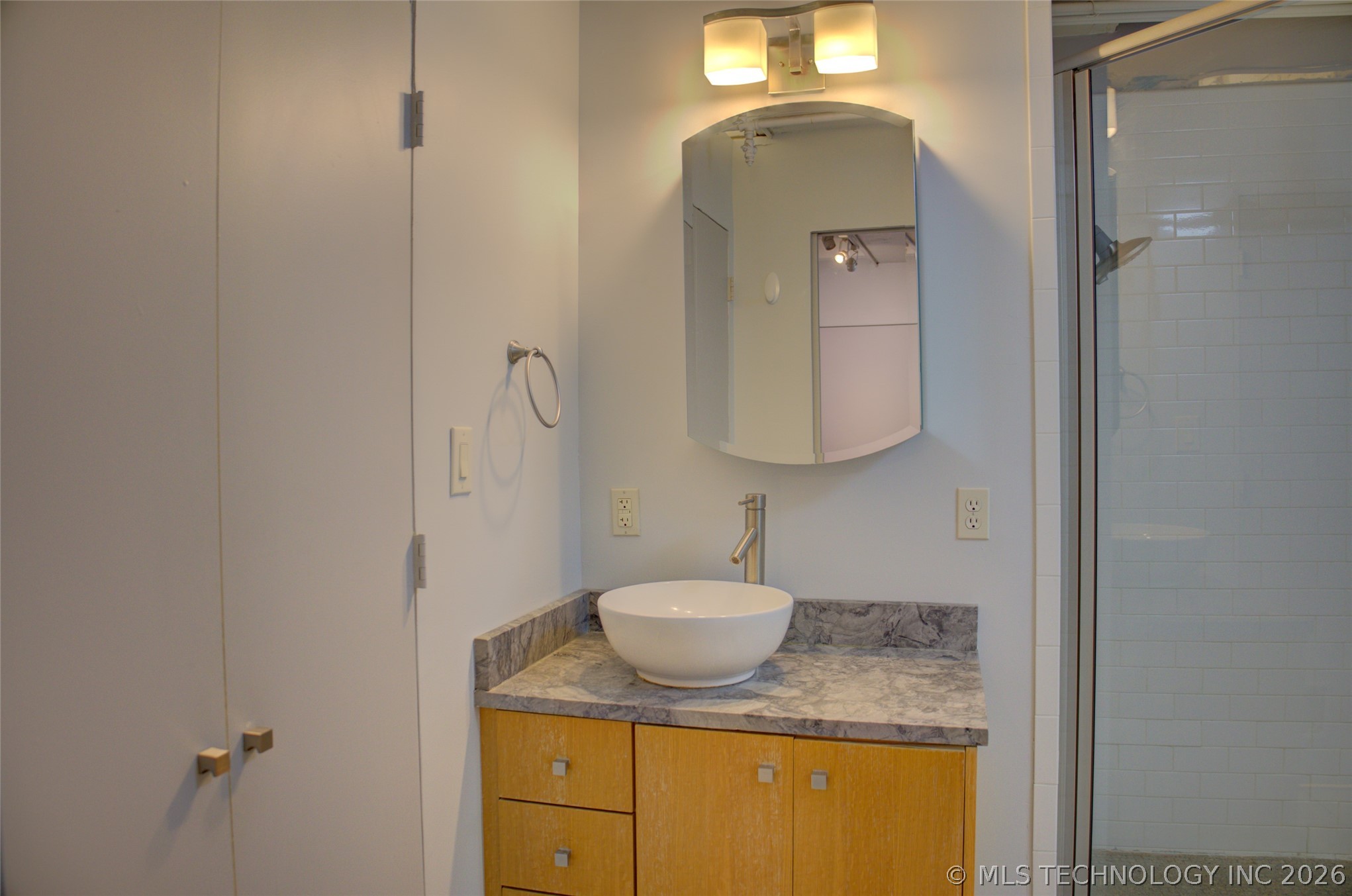 611 W 15th Street E1 Property Photo 24