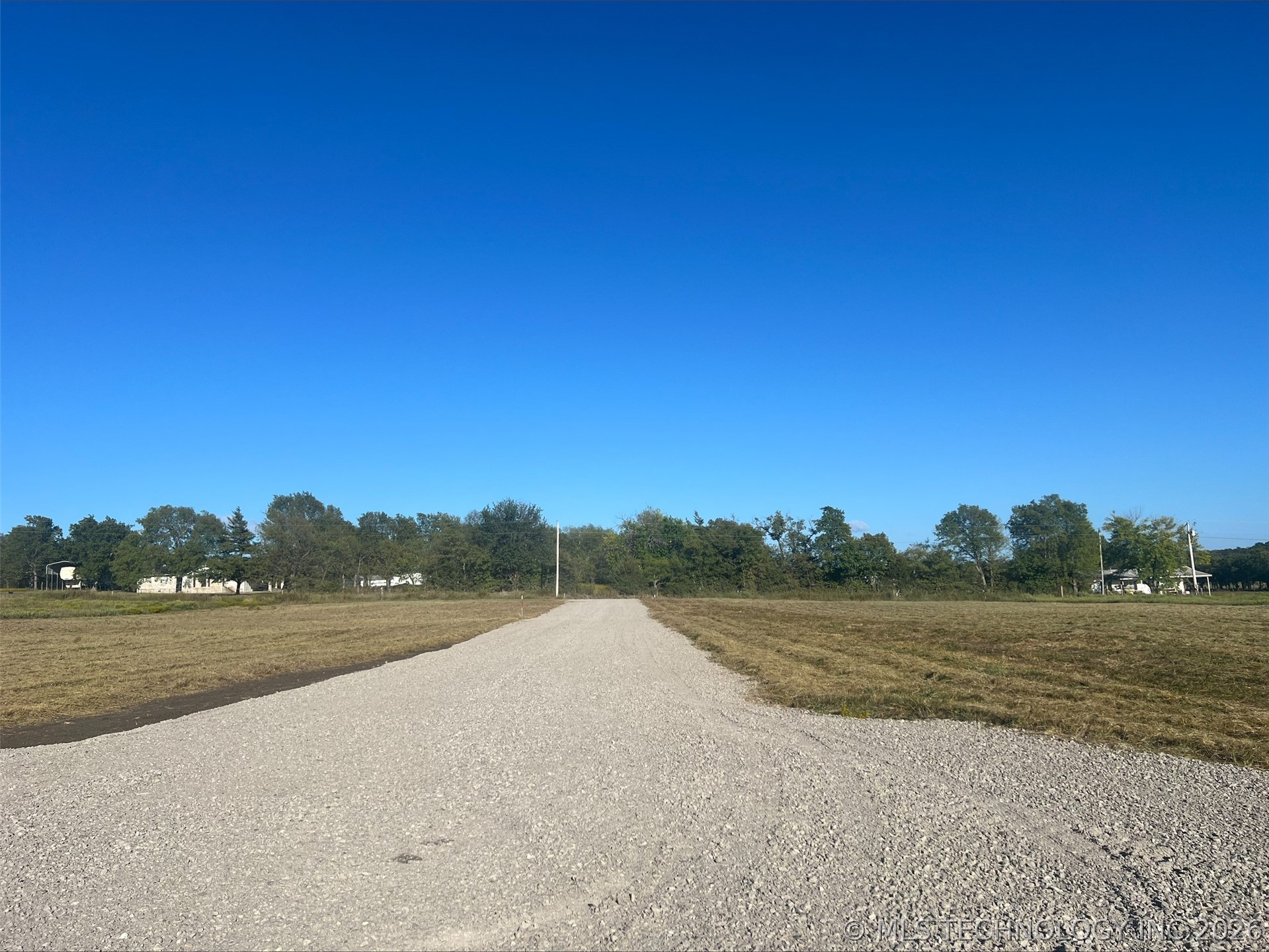 16931 W 829 Road Property Photo 4