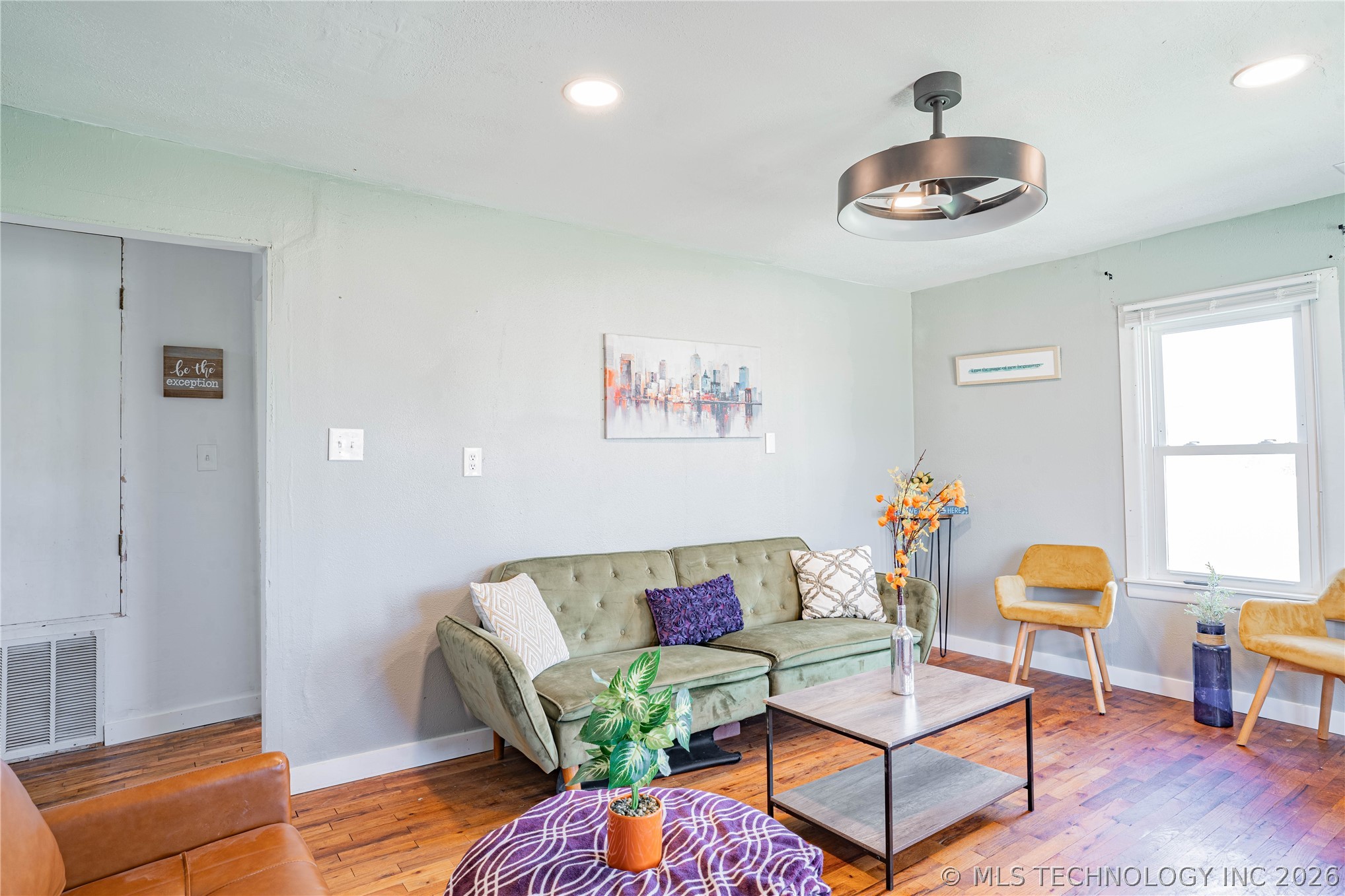 907 Stallard Road Property Photo 4